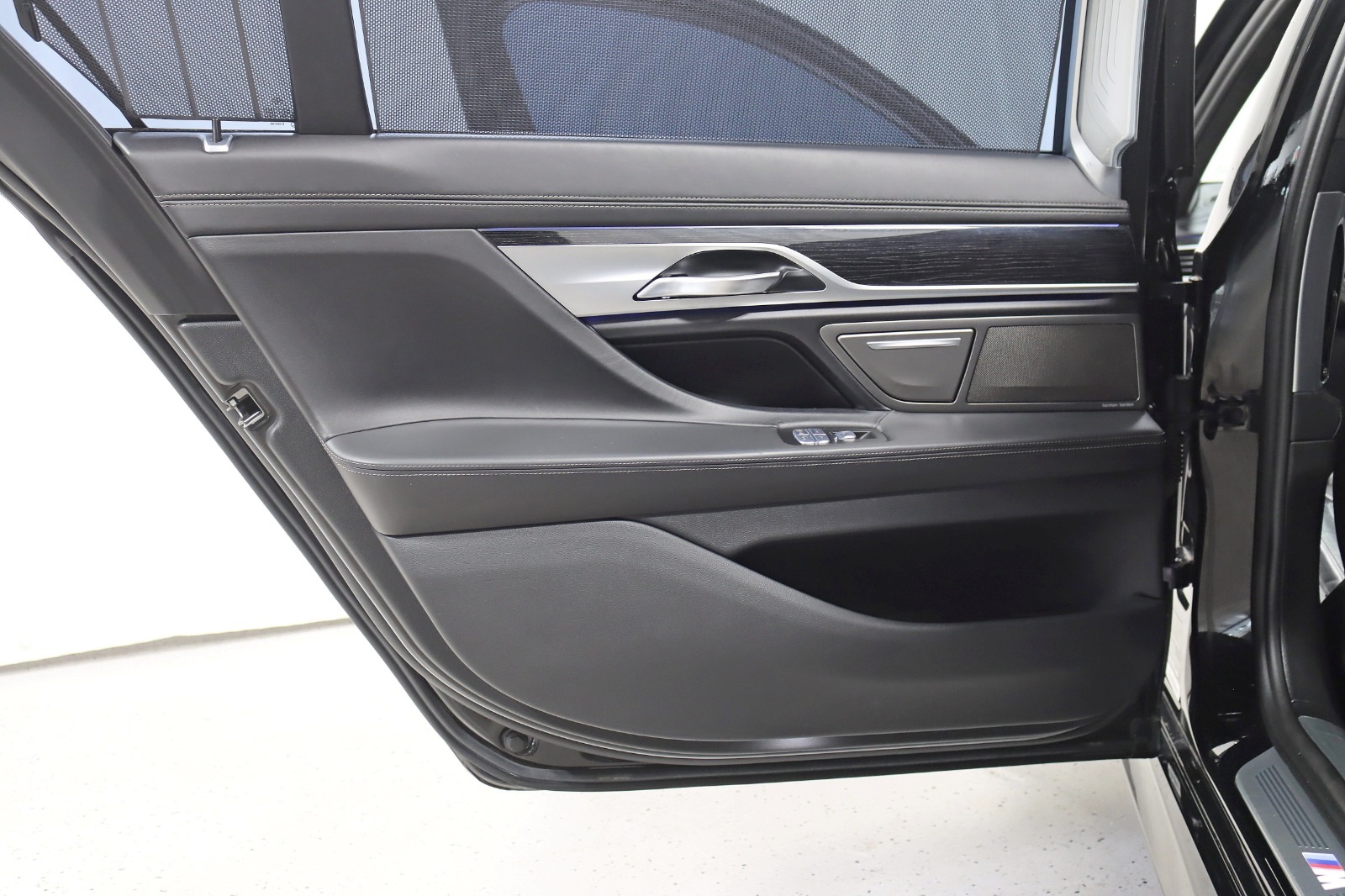 2020 BMW 750I - Image 42