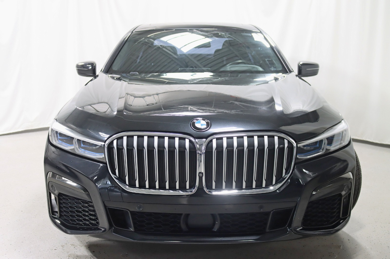 2020 BMW 750I - Image 9