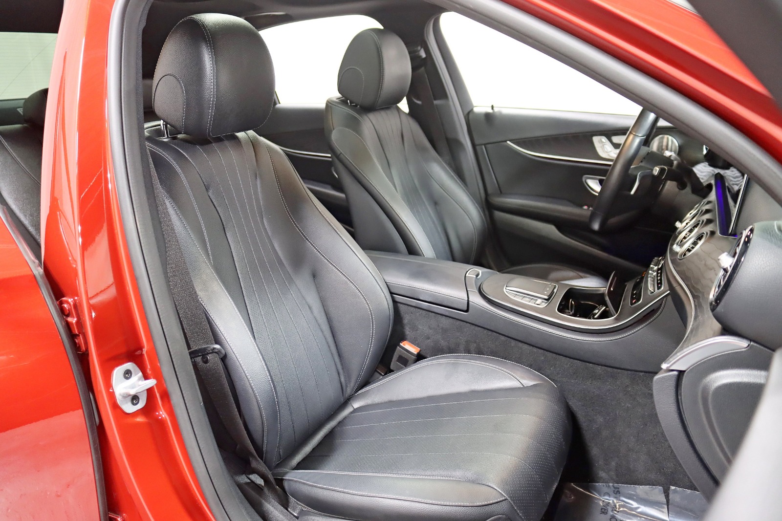 2021 MERCEDES-BENZ E-CLASS - Image 32