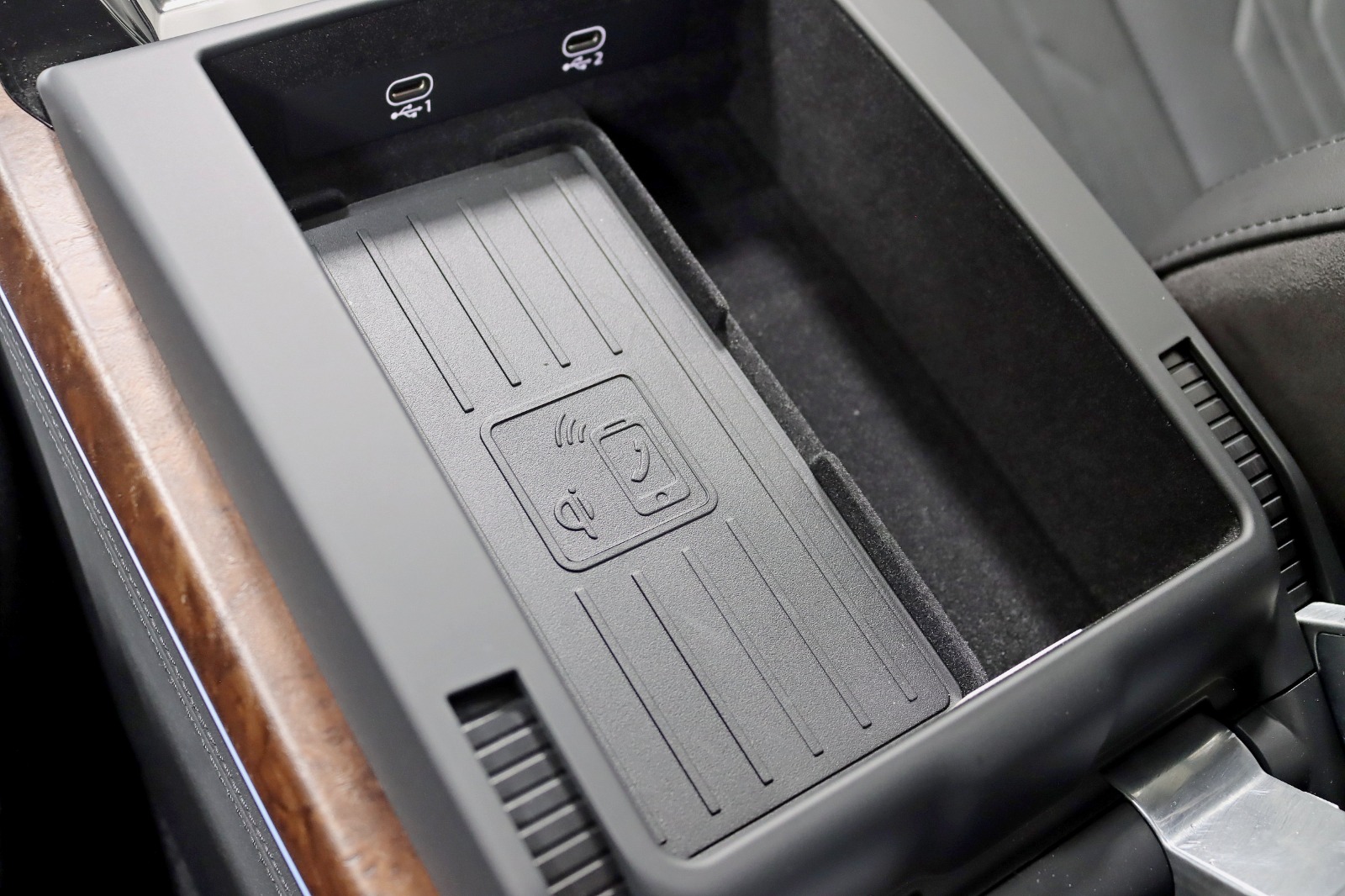 2021 AUDI A8 L - Image 29