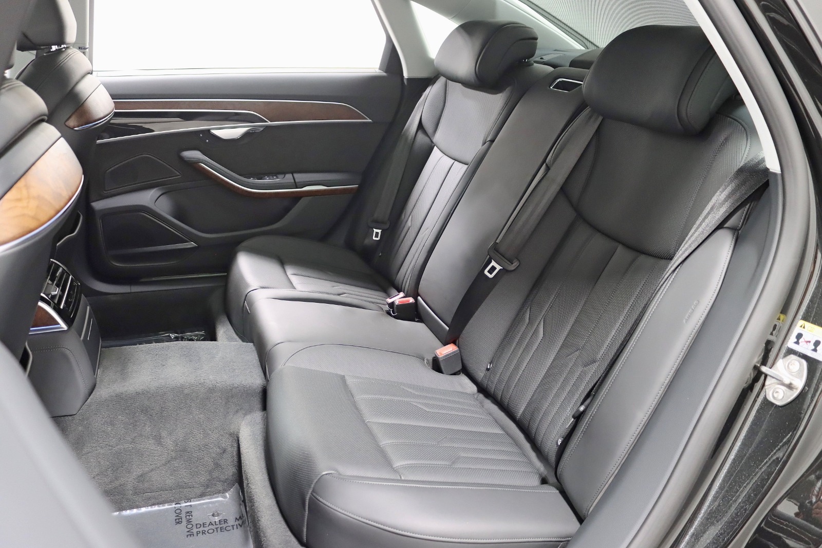 2021 AUDI A8 L - Image 33