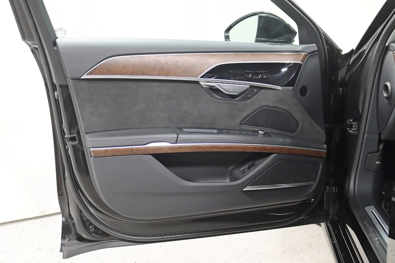 2021 AUDI A8 L - Image 39