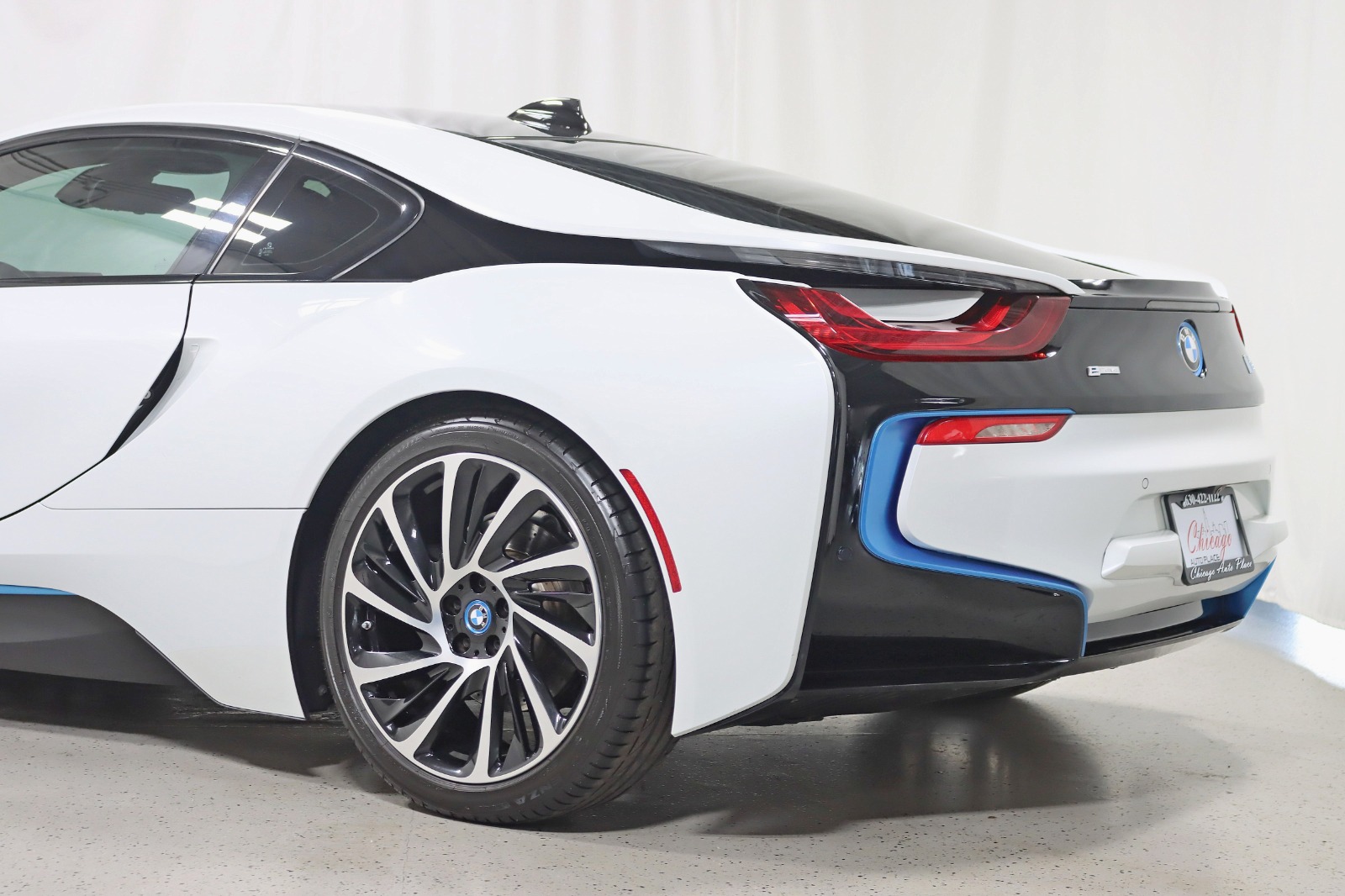 2016 BMW I8 - Image 12