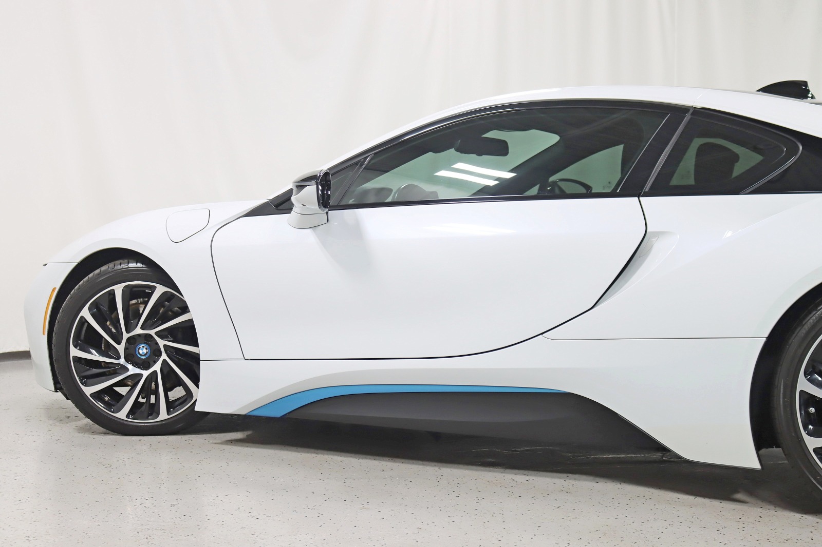 2016 BMW I8 - Image 13