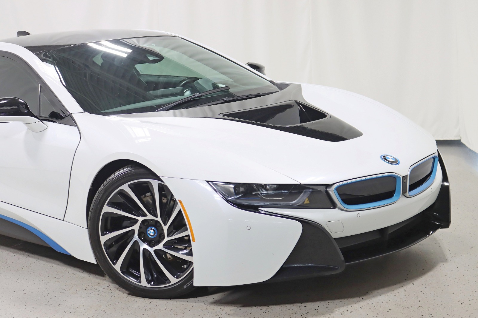 2016 BMW I8 - Image 3