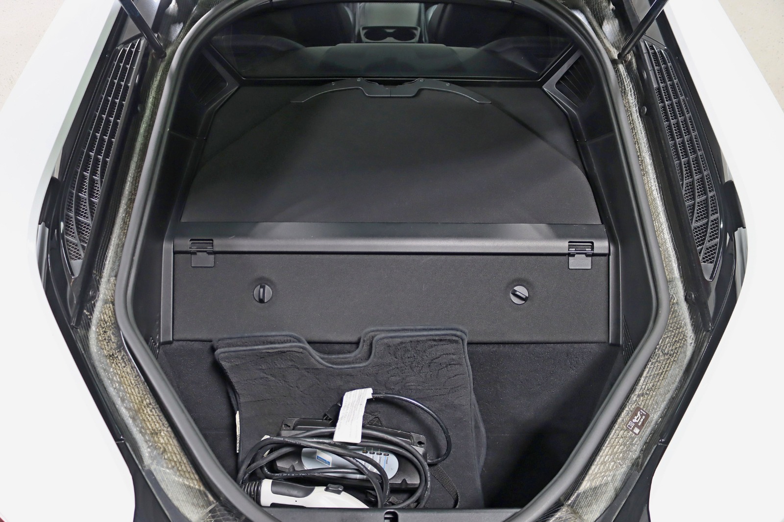 2016 BMW I8 - Image 38