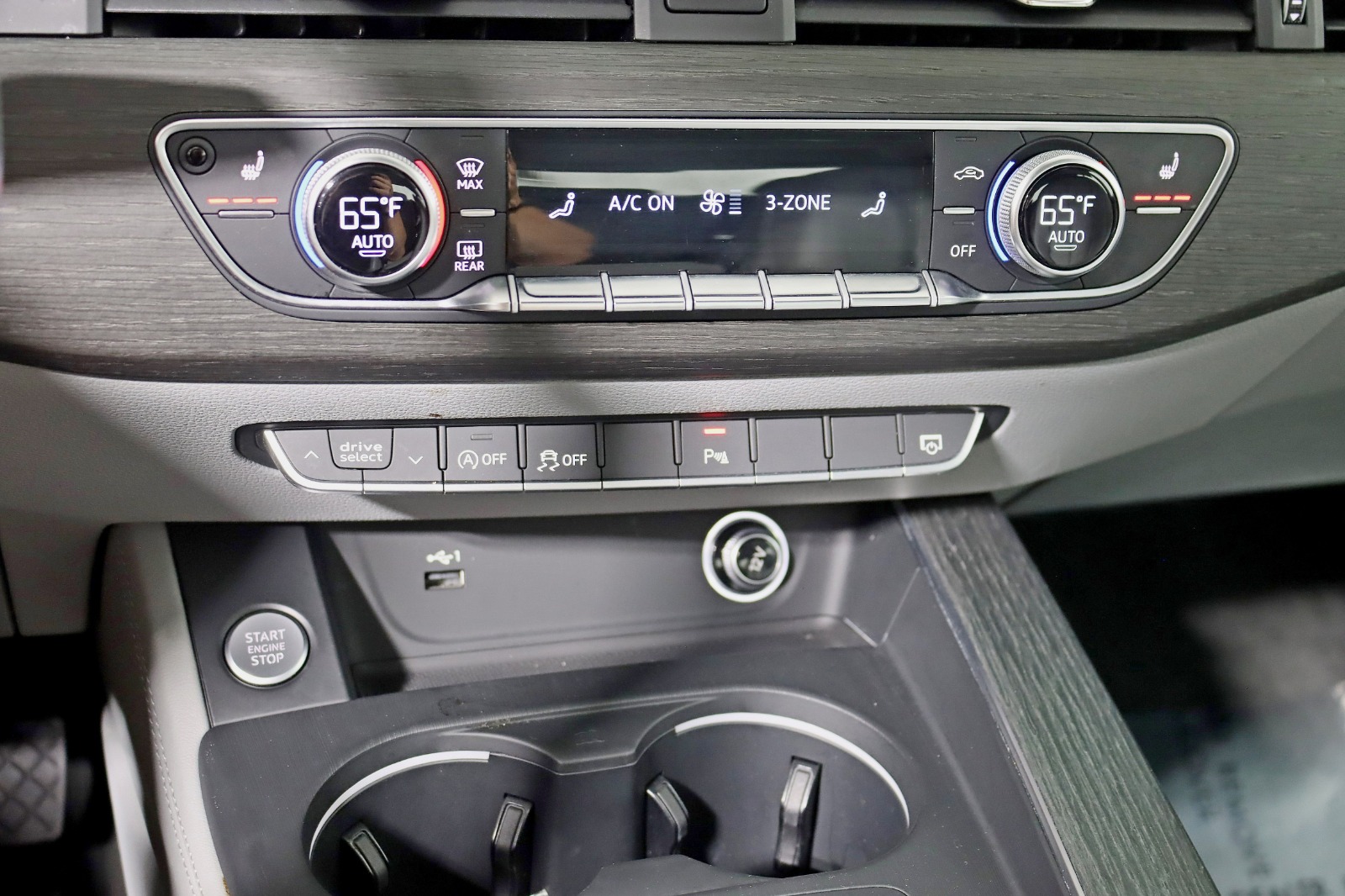 2019 AUDI A4 - Image 27