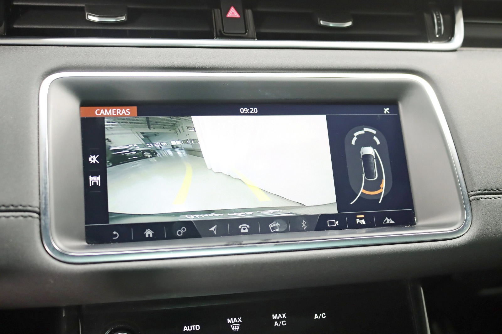 2020 LAND ROVER RANGE ROVER EVOQUE - Image 19