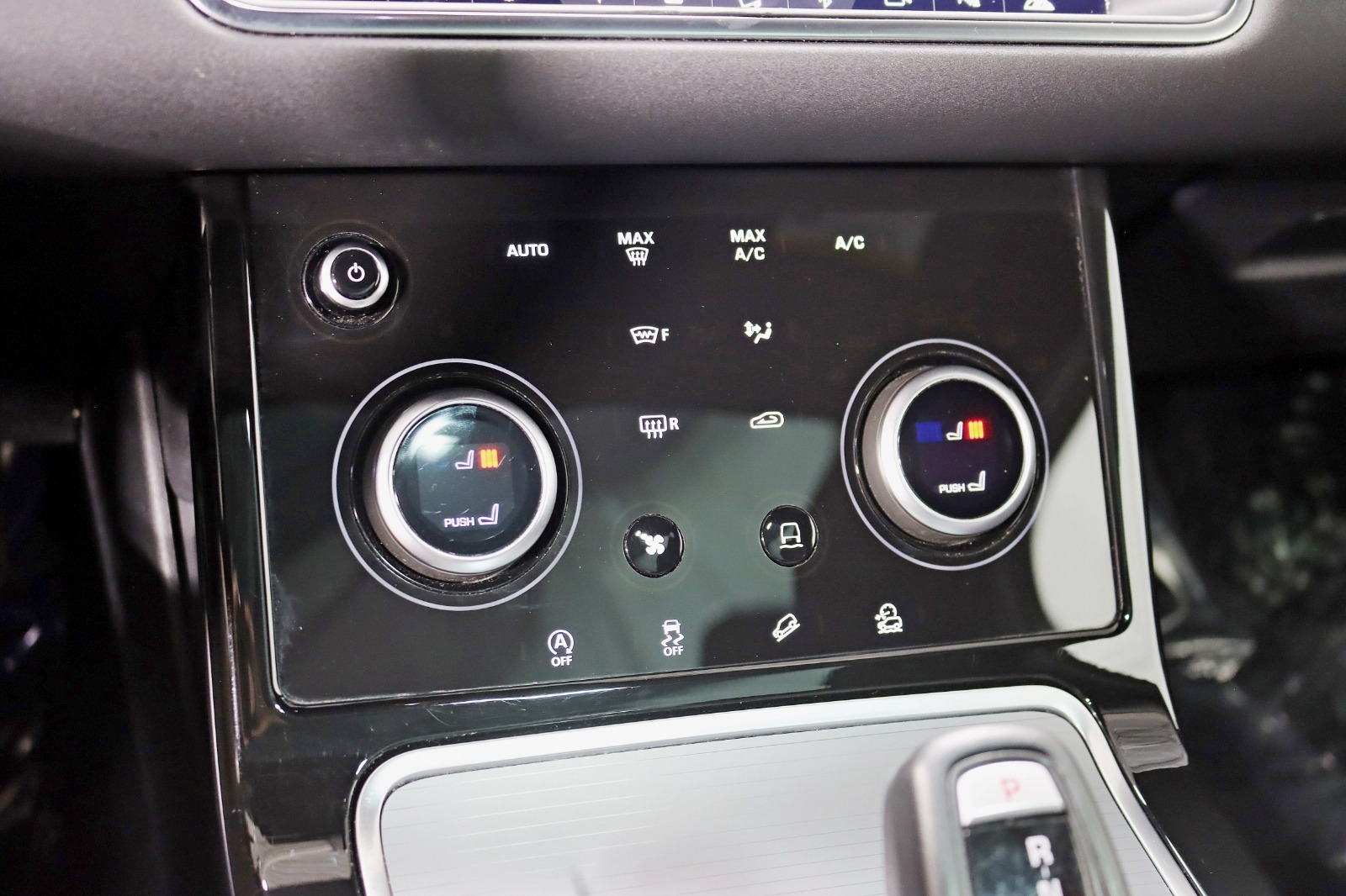 2020 LAND ROVER RANGE ROVER EVOQUE - Image 23