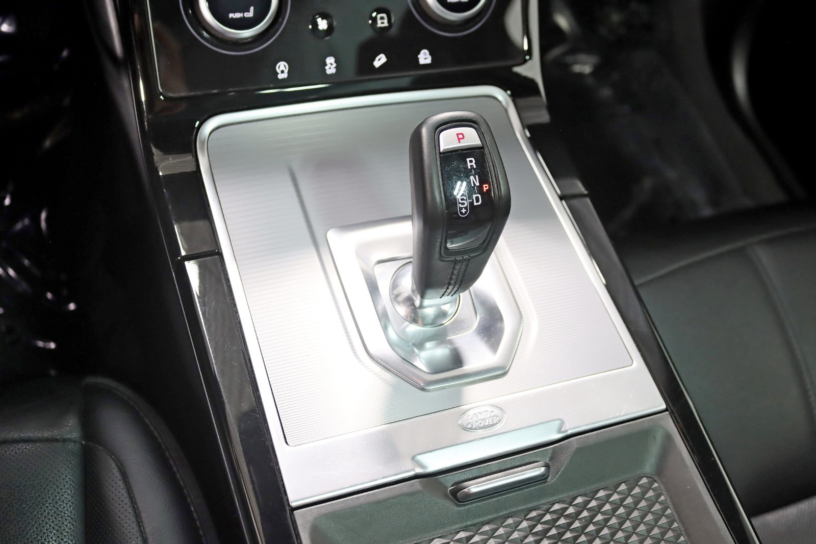 2020 LAND ROVER RANGE ROVER EVOQUE - Image 24