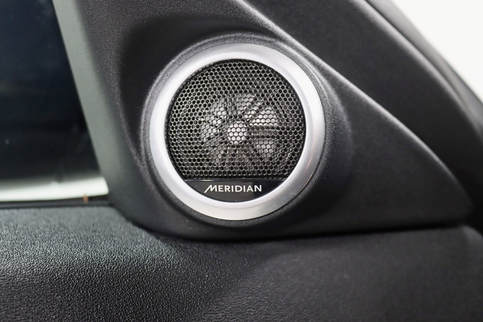 2020 LAND ROVER RANGE ROVER EVOQUE - Image 32