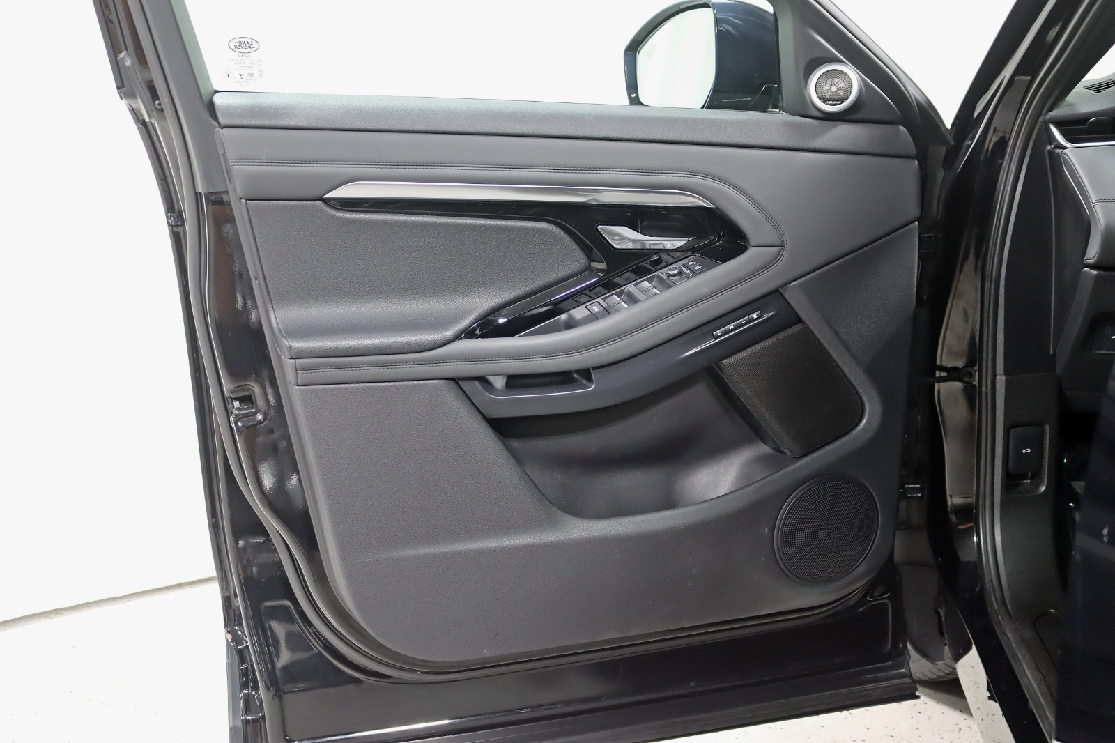 2020 LAND ROVER RANGE ROVER EVOQUE - Image 33