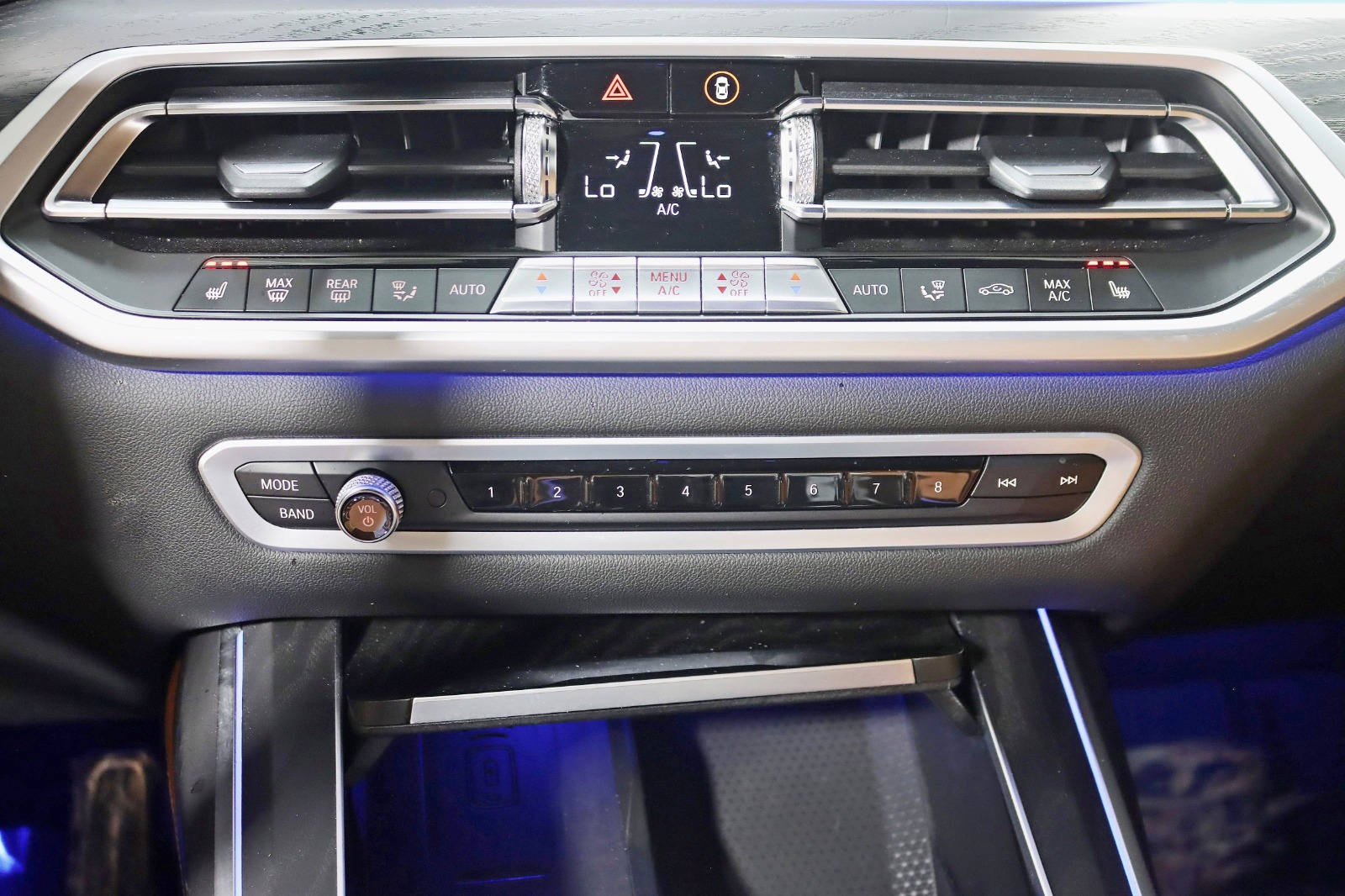 2022 BMW X7 - Image 29