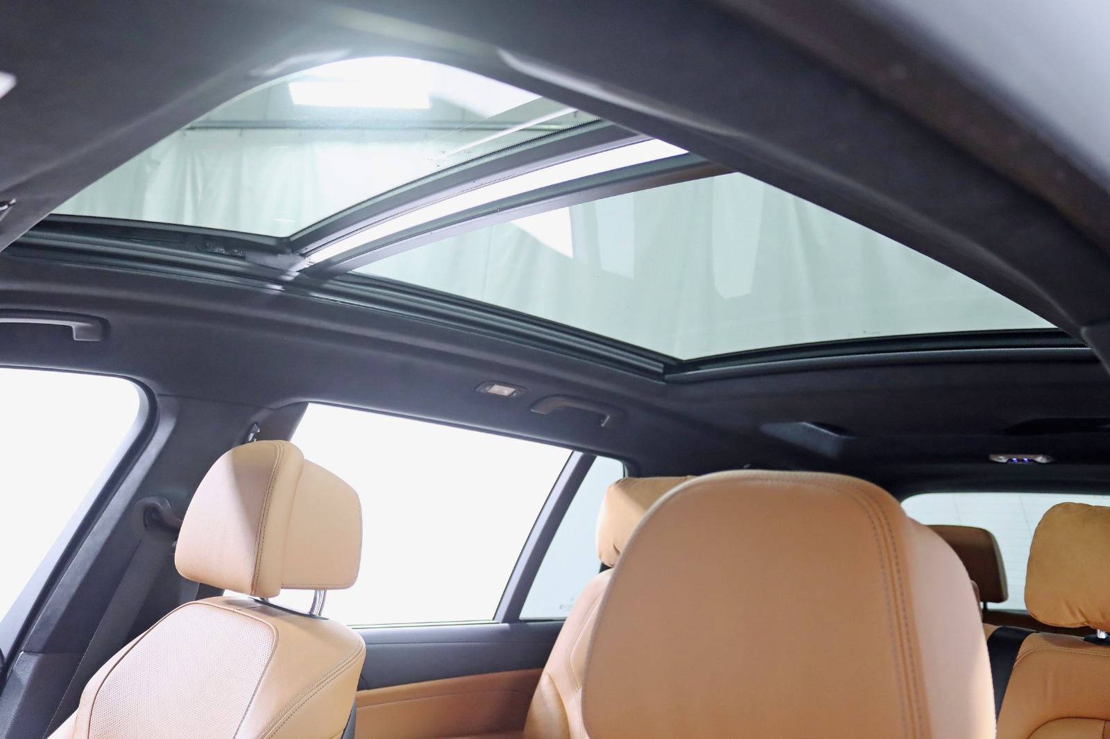 2022 BMW X7 - Image 37