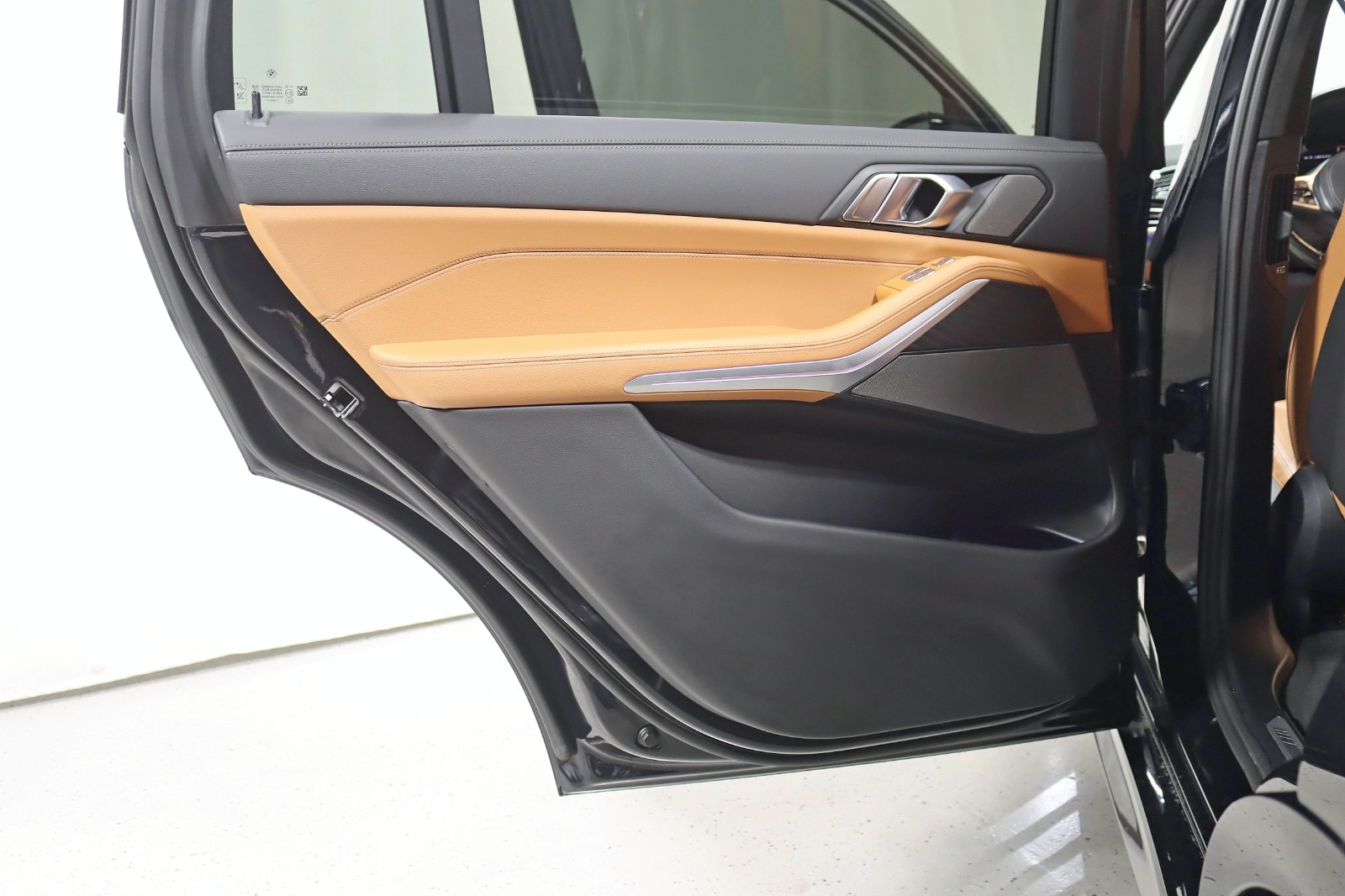 2022 BMW X7 - Image 42