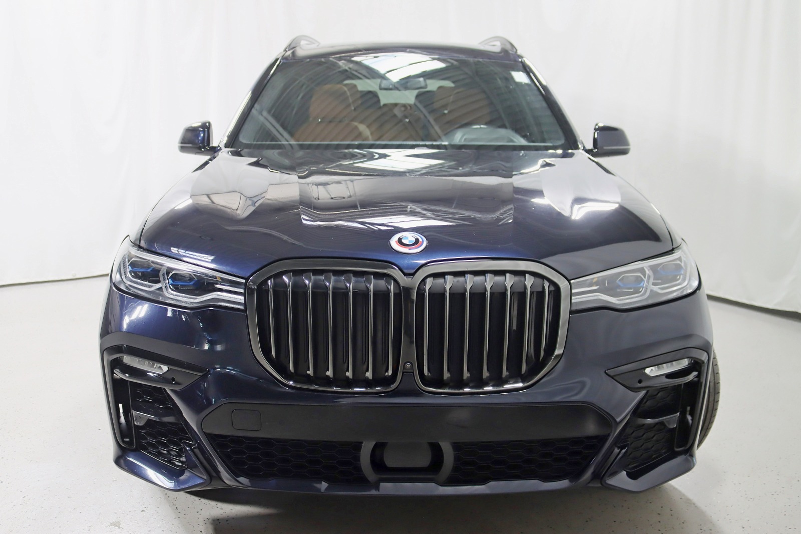 2022 BMW X7 - Image 9