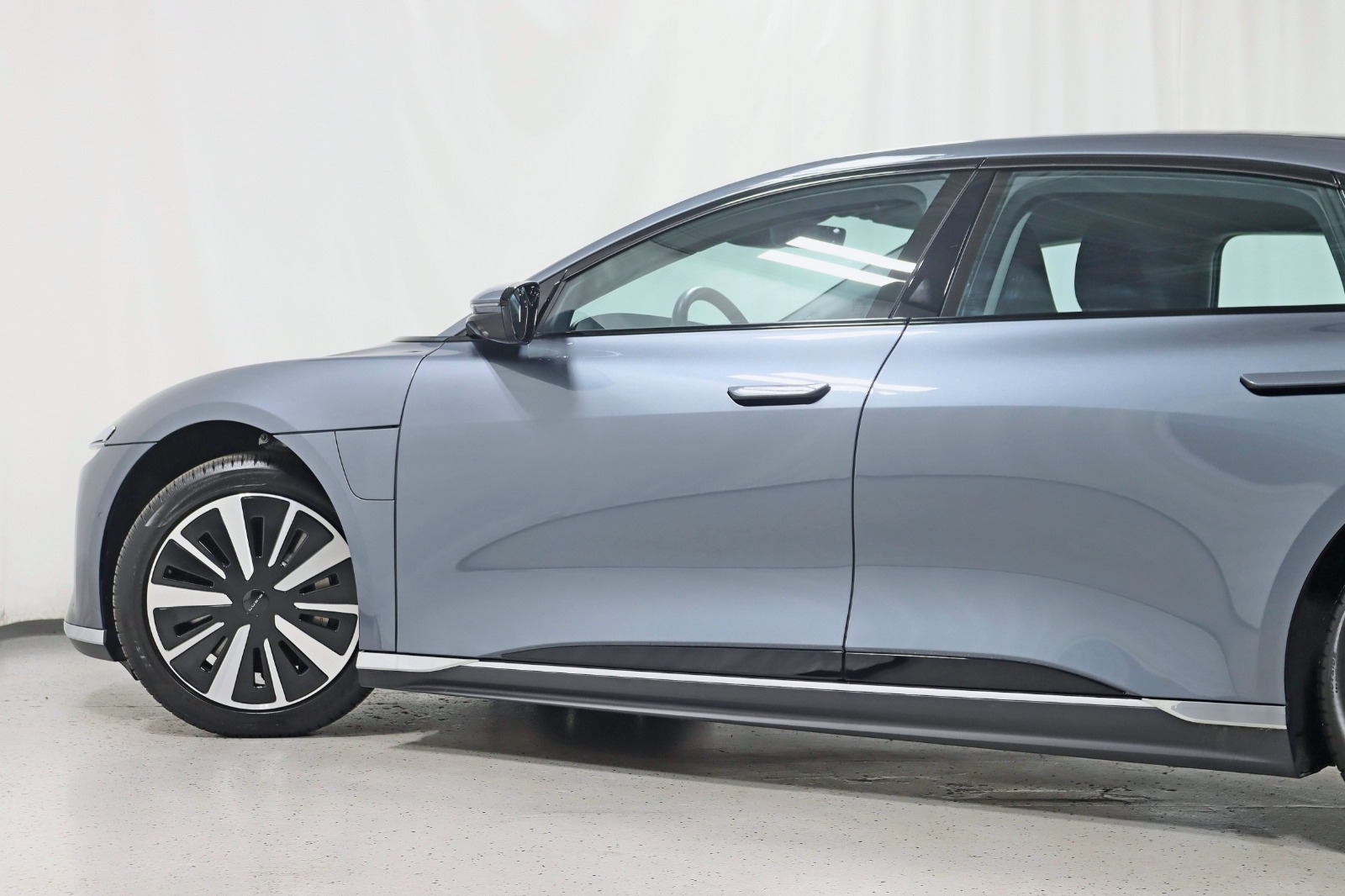 2025 LUCID AIR - Image 12