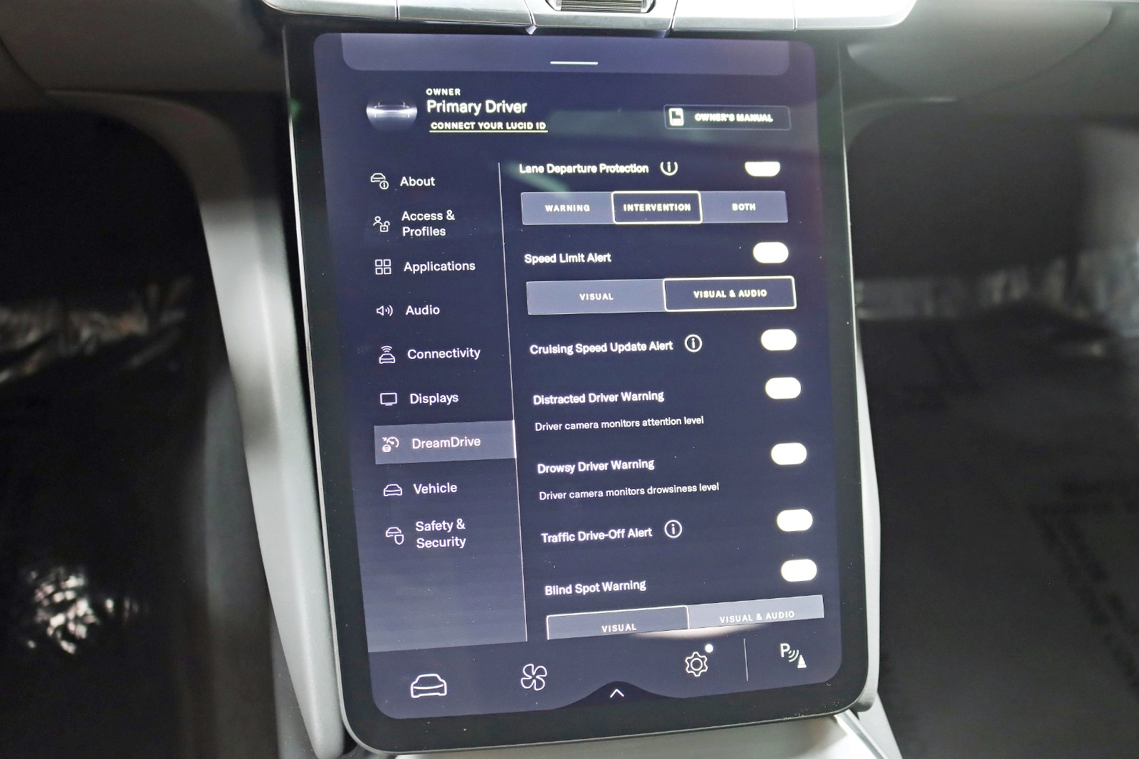 2025 LUCID AIR - Image 28