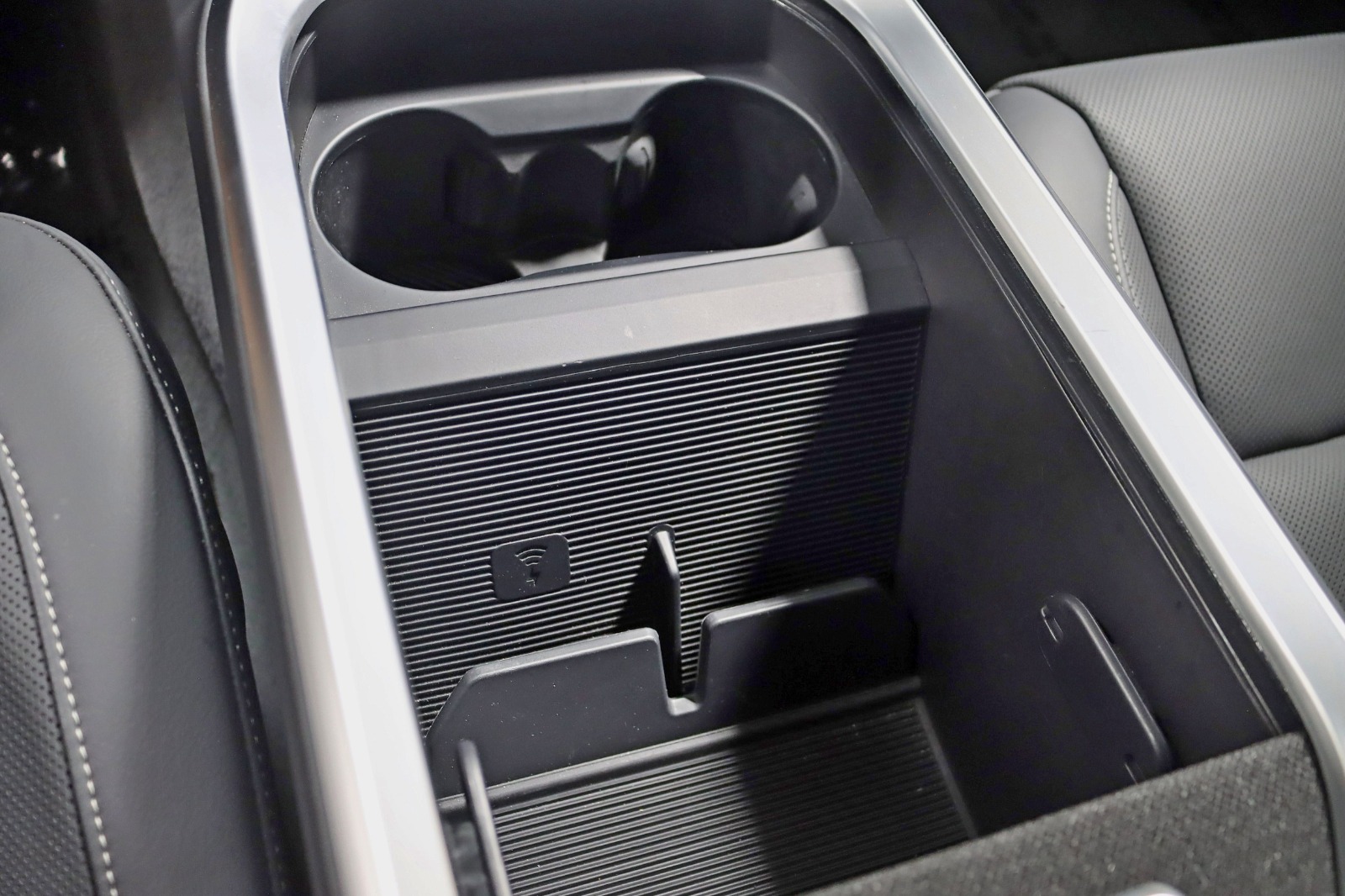 2025 LUCID AIR - Image 29