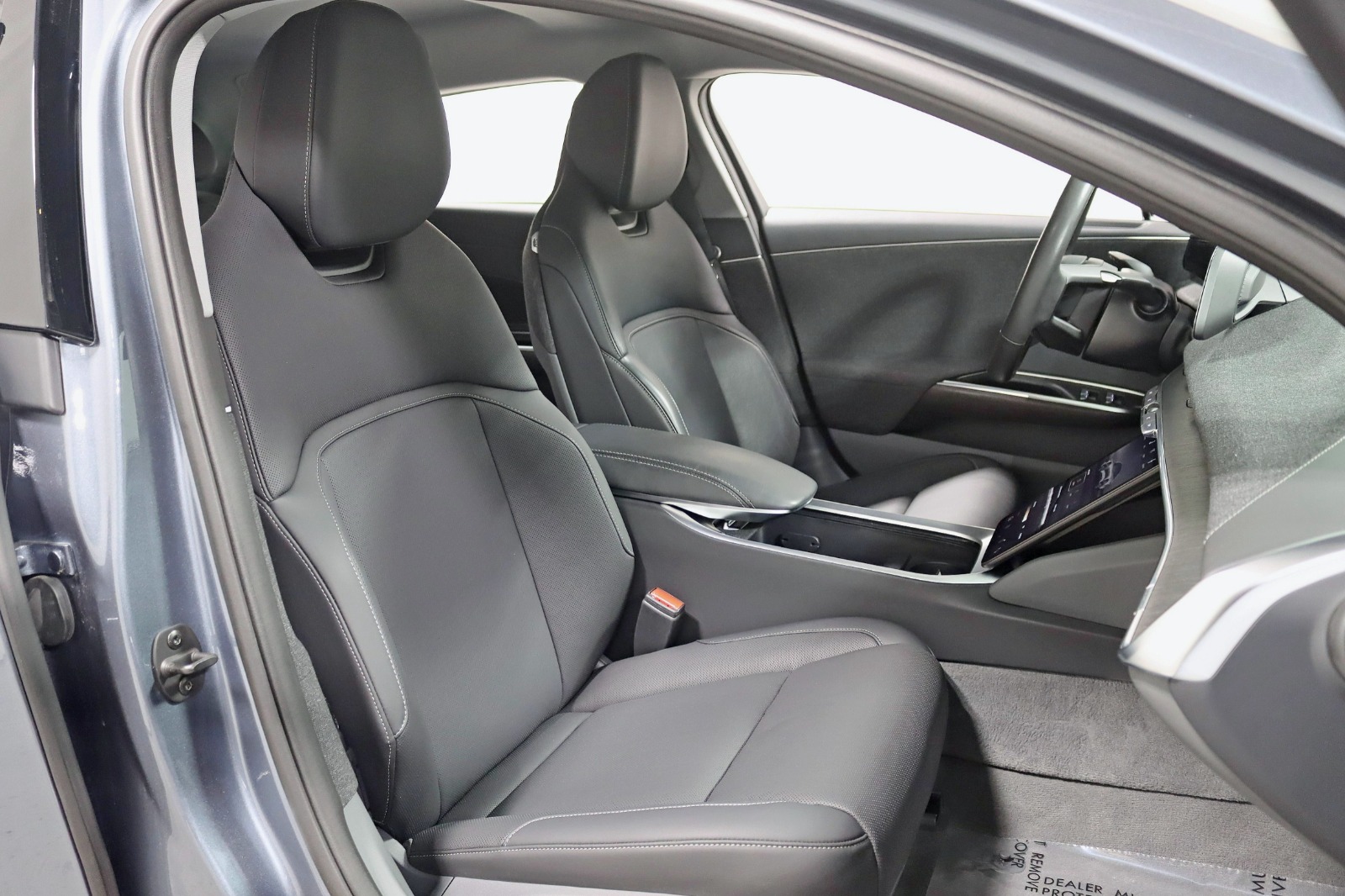 2025 LUCID AIR - Image 32