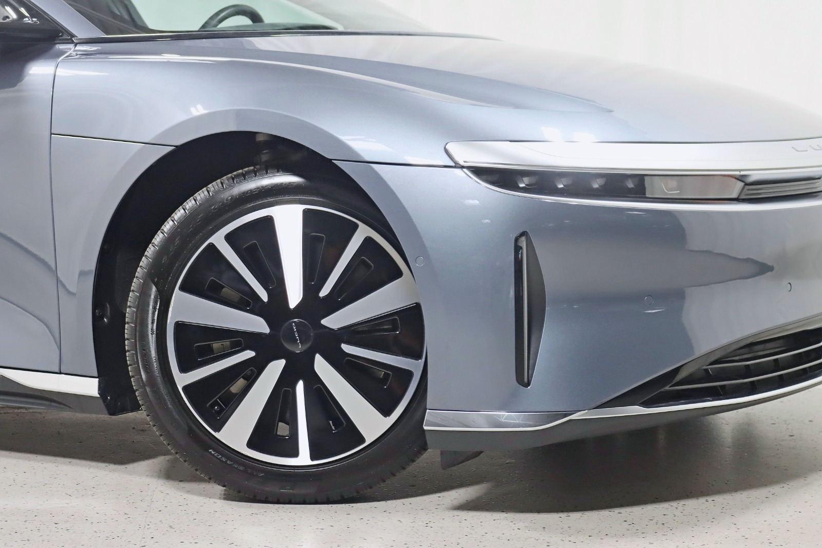2025 LUCID AIR - Image 6