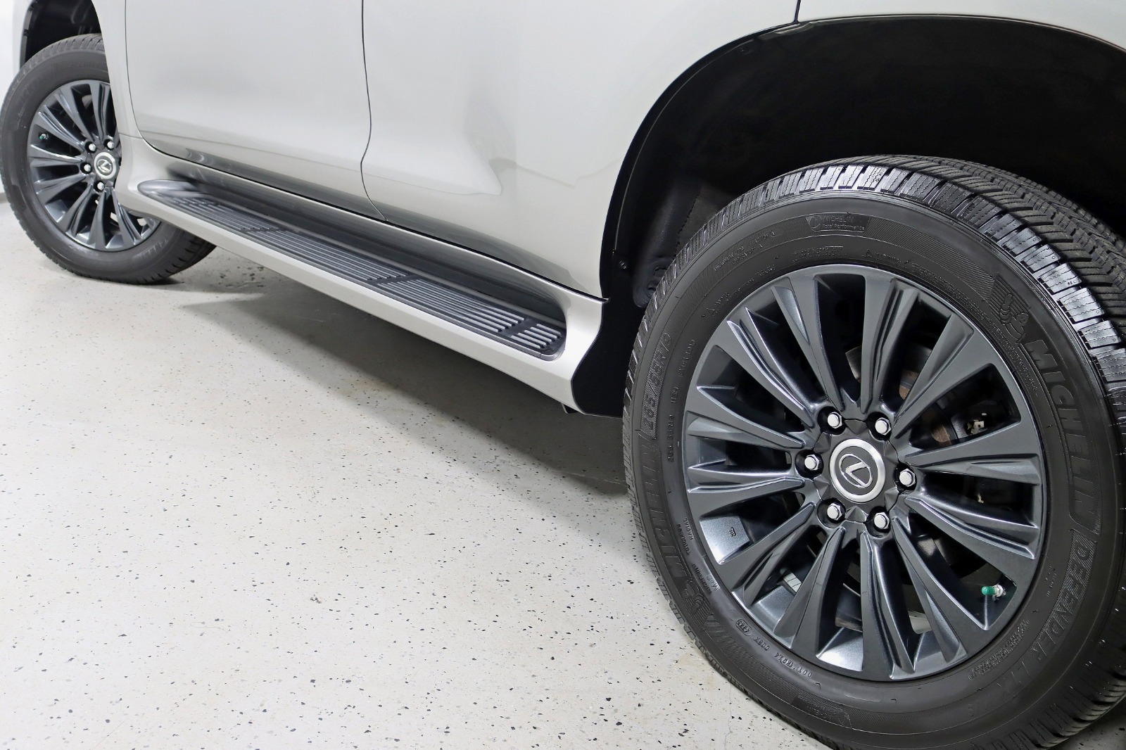 2022 LEXUS GX - Image 13