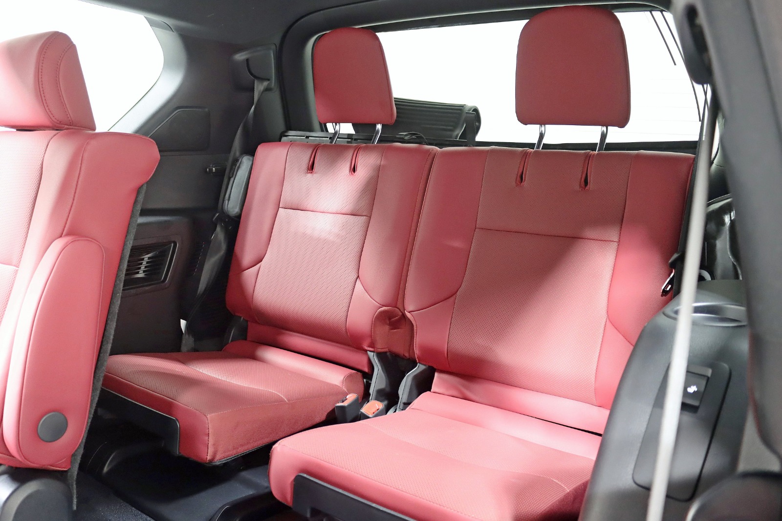 2022 LEXUS GX - Image 30