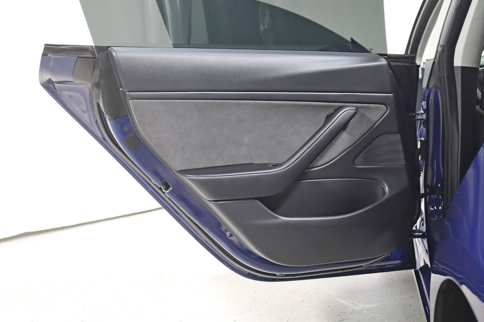 2018 TESLA MODEL 3 - Image 35