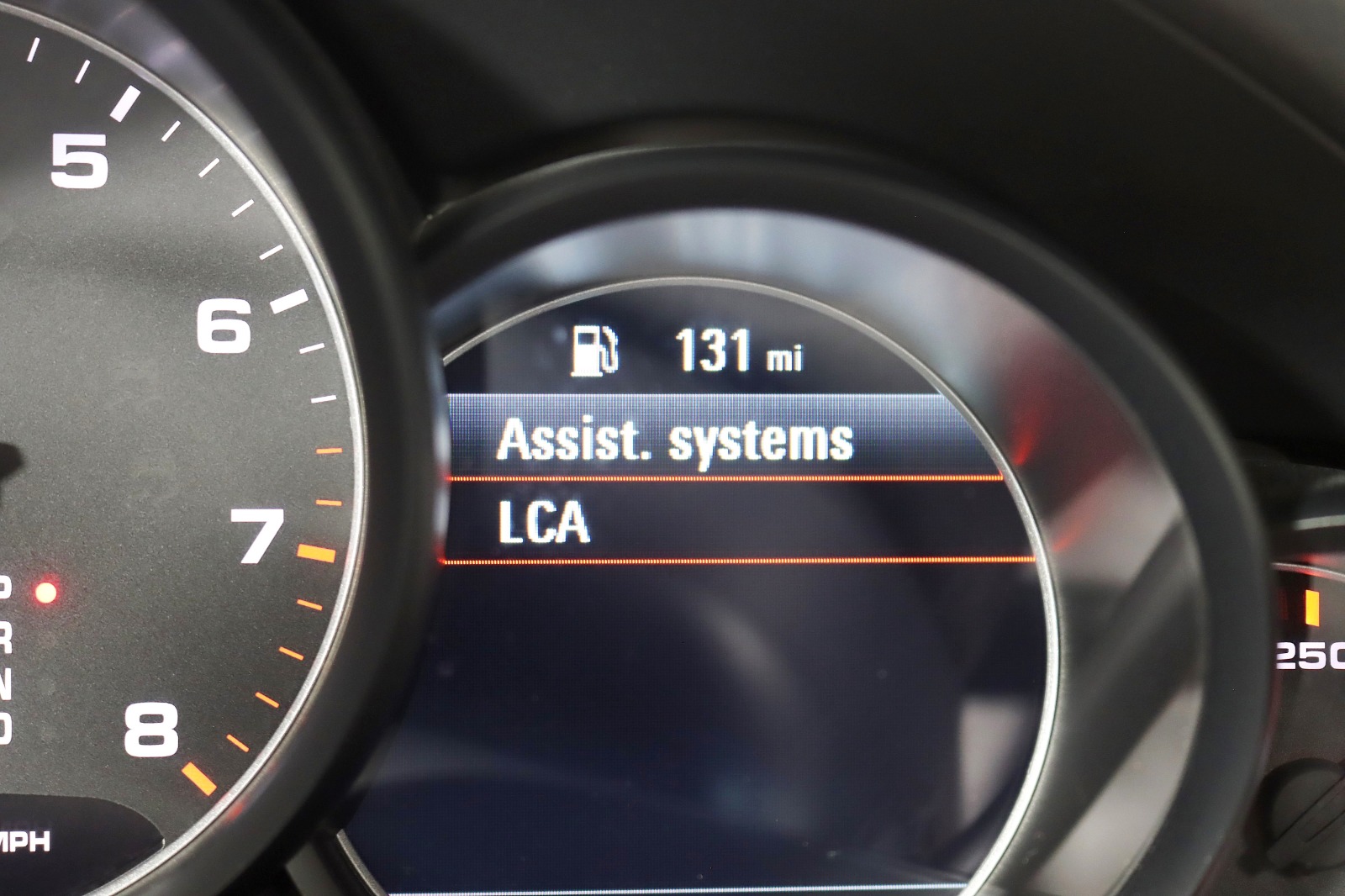 2014 PORSCHE CAYENNE - Image 17