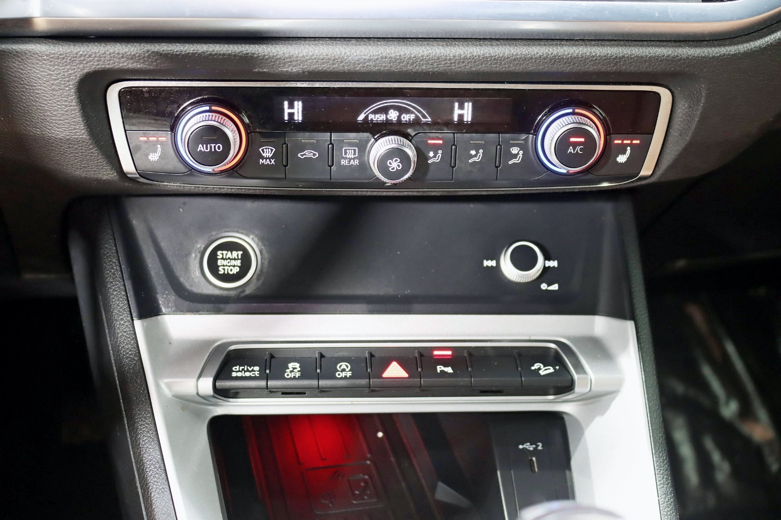 2024 AUDI Q3 - Image 22