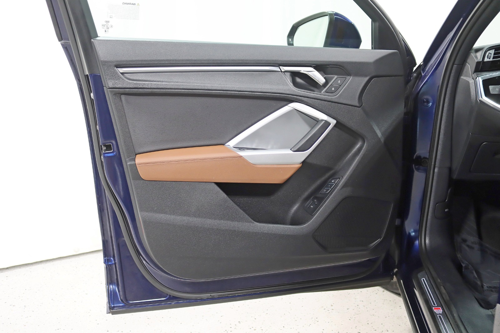 2024 AUDI Q3 - Image 31