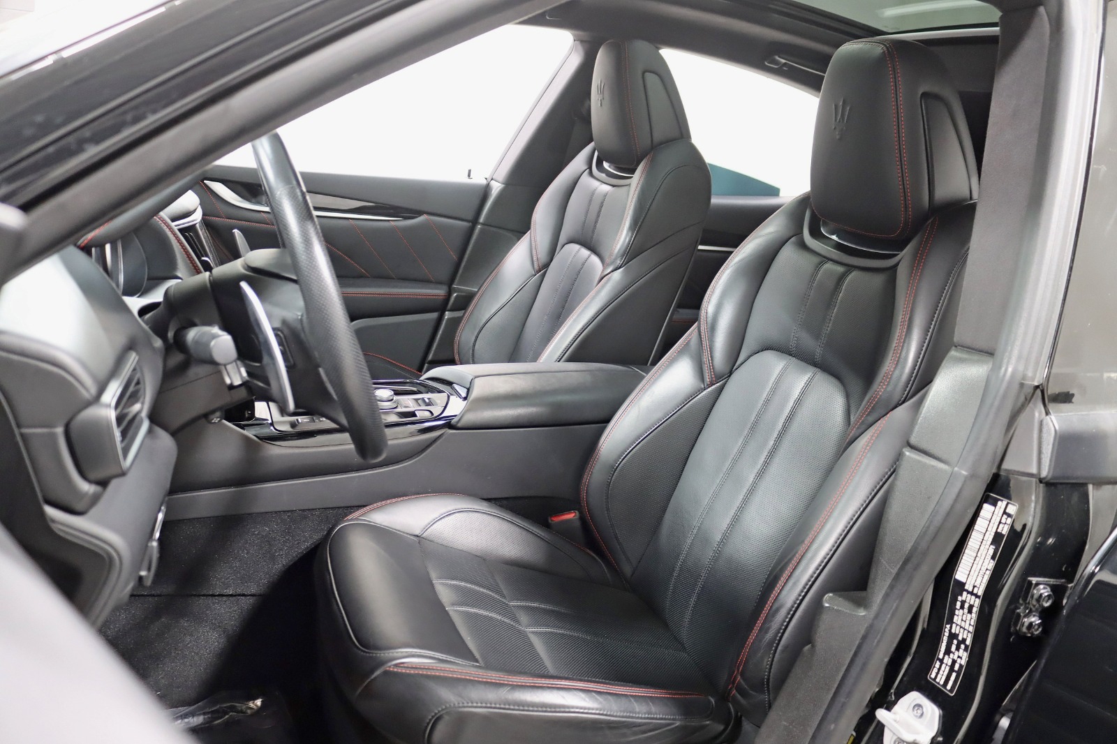 2021 MASERATI LEVANTE - Image 24