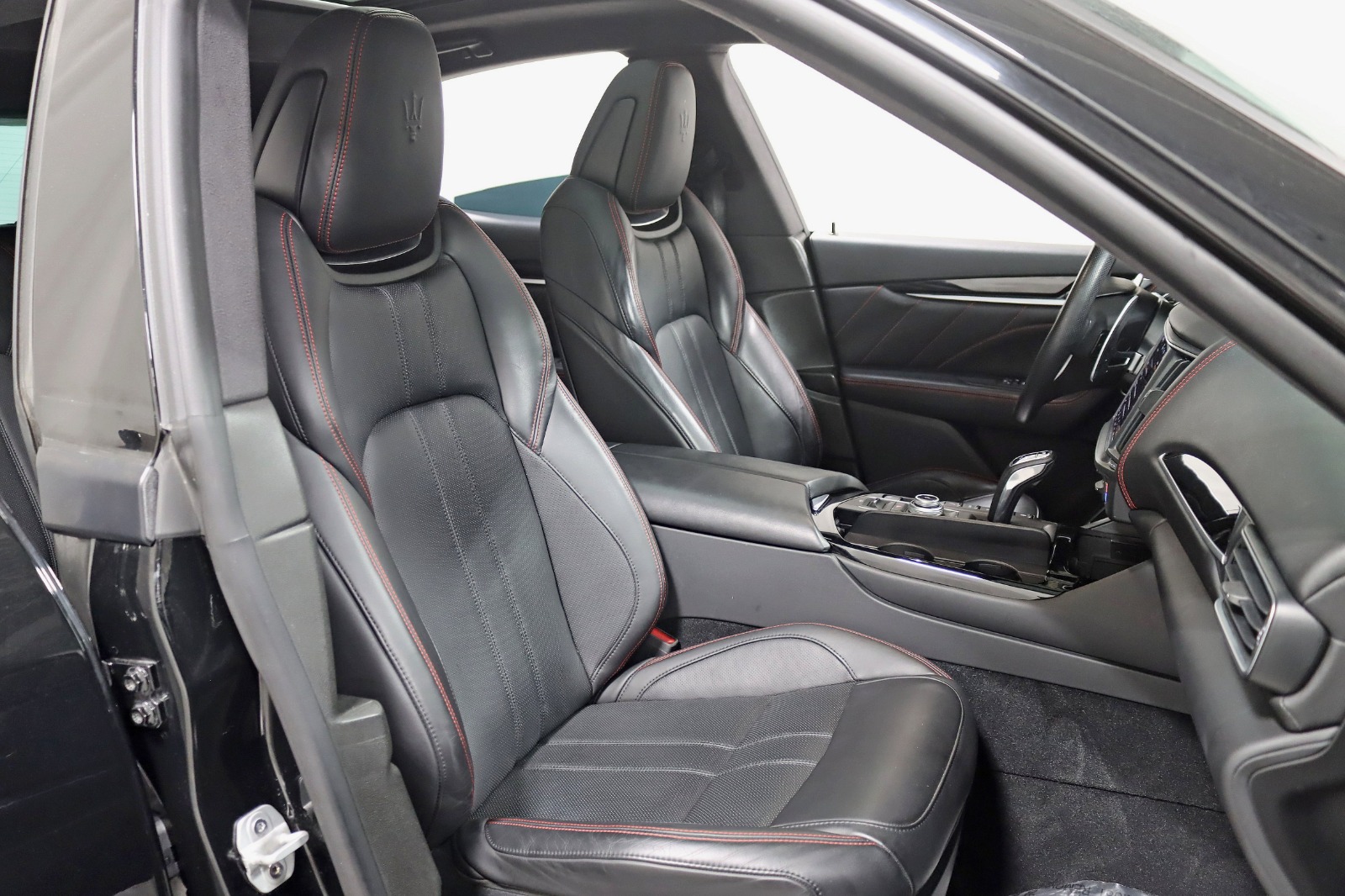 2021 MASERATI LEVANTE - Image 25