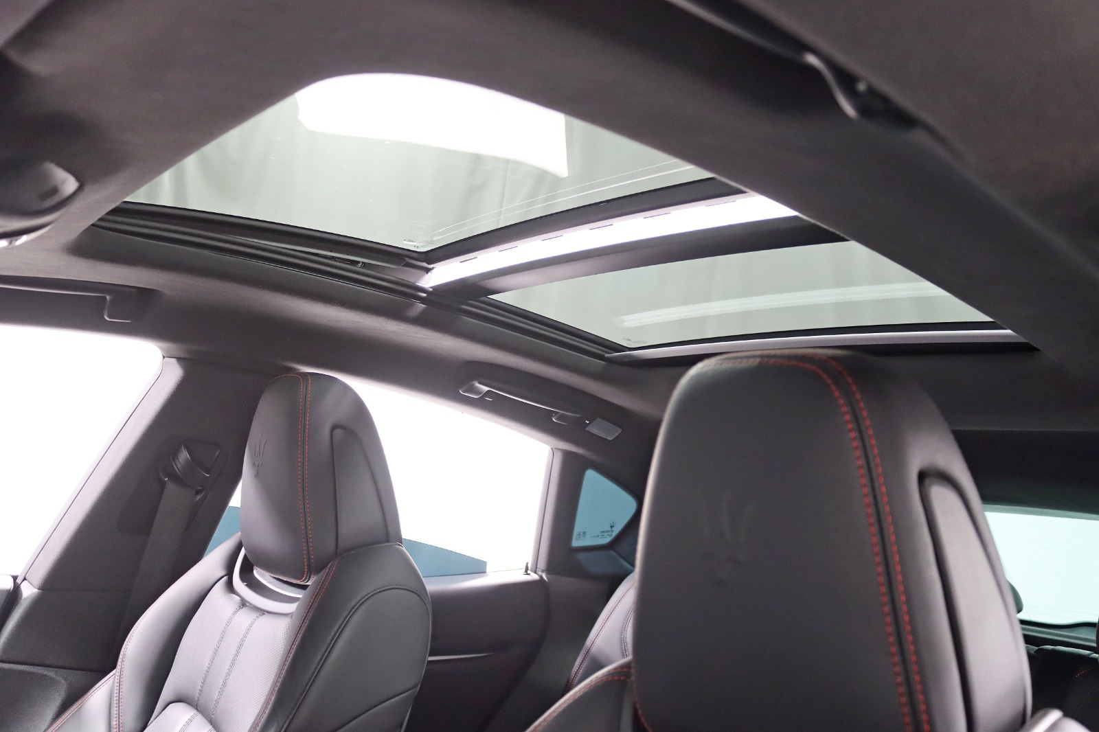 2021 MASERATI LEVANTE - Image 28