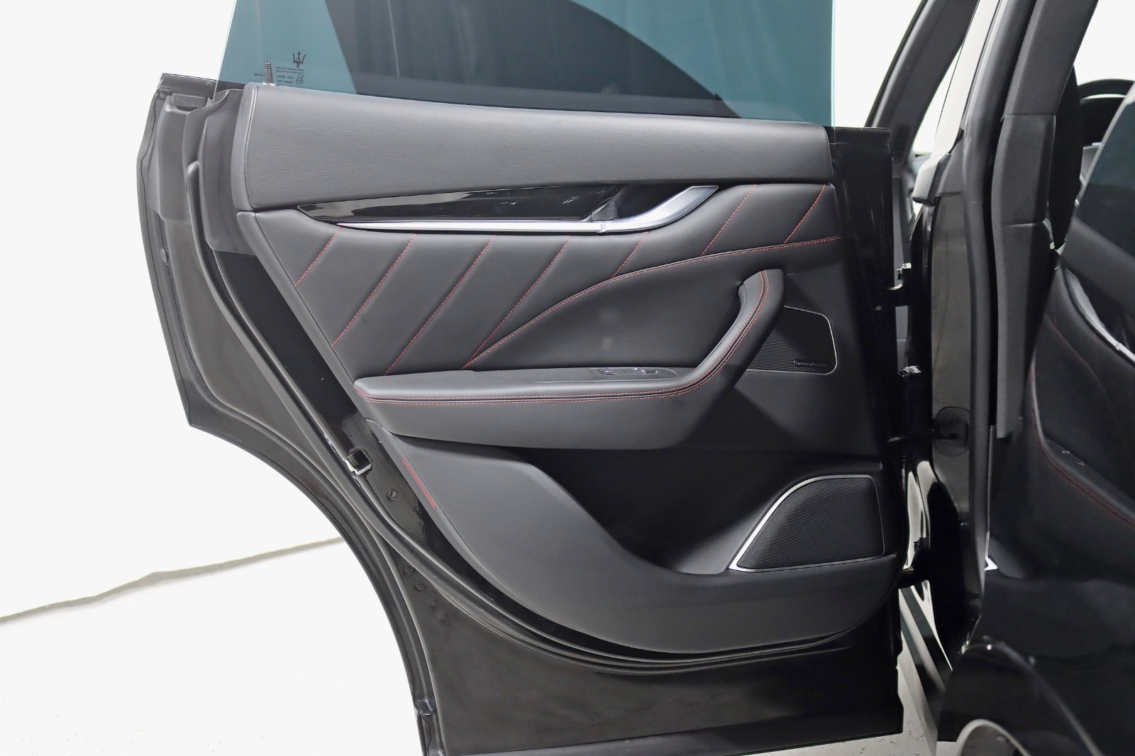 2021 MASERATI LEVANTE - Image 33