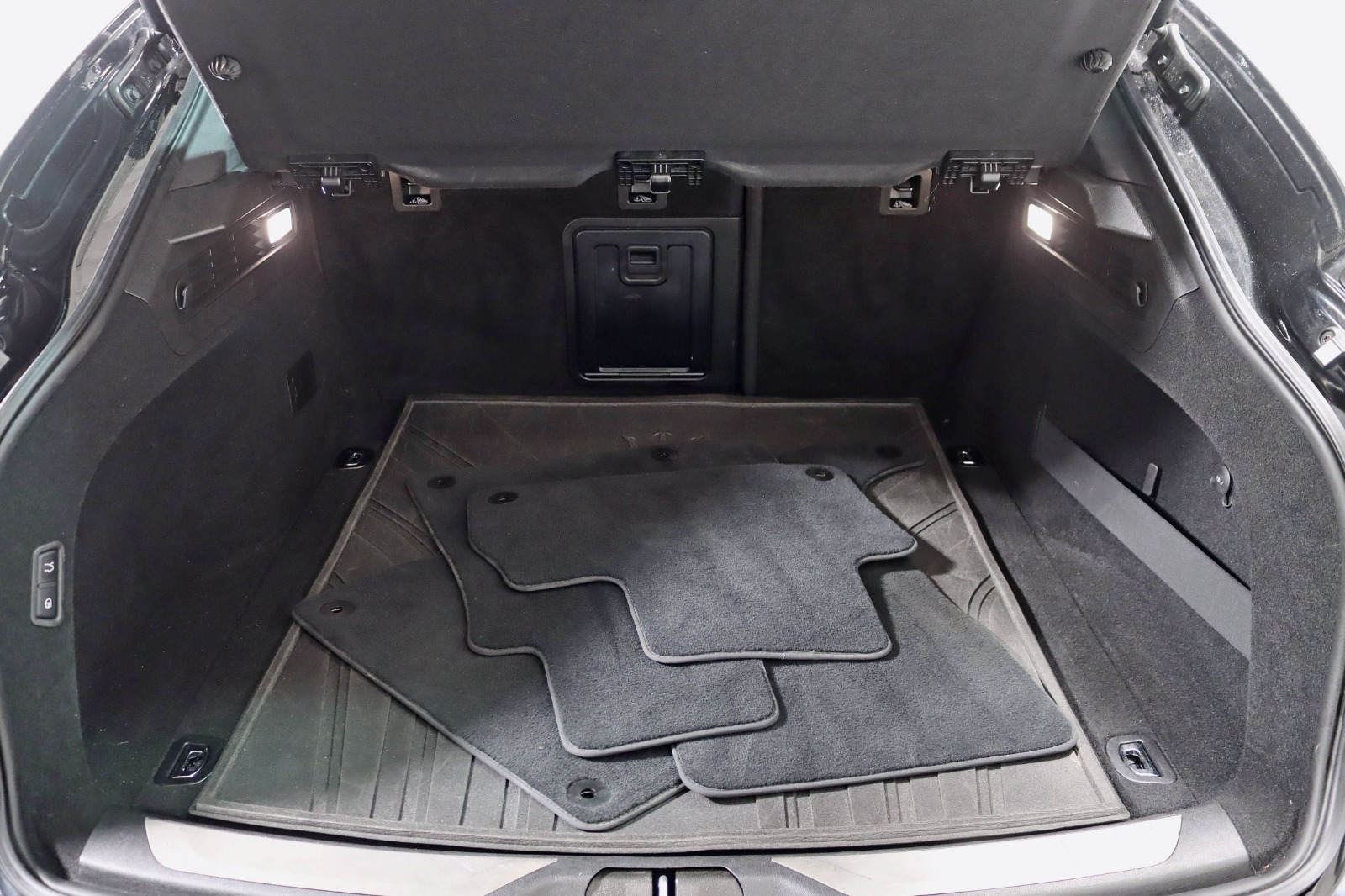 2021 MASERATI LEVANTE - Image 35