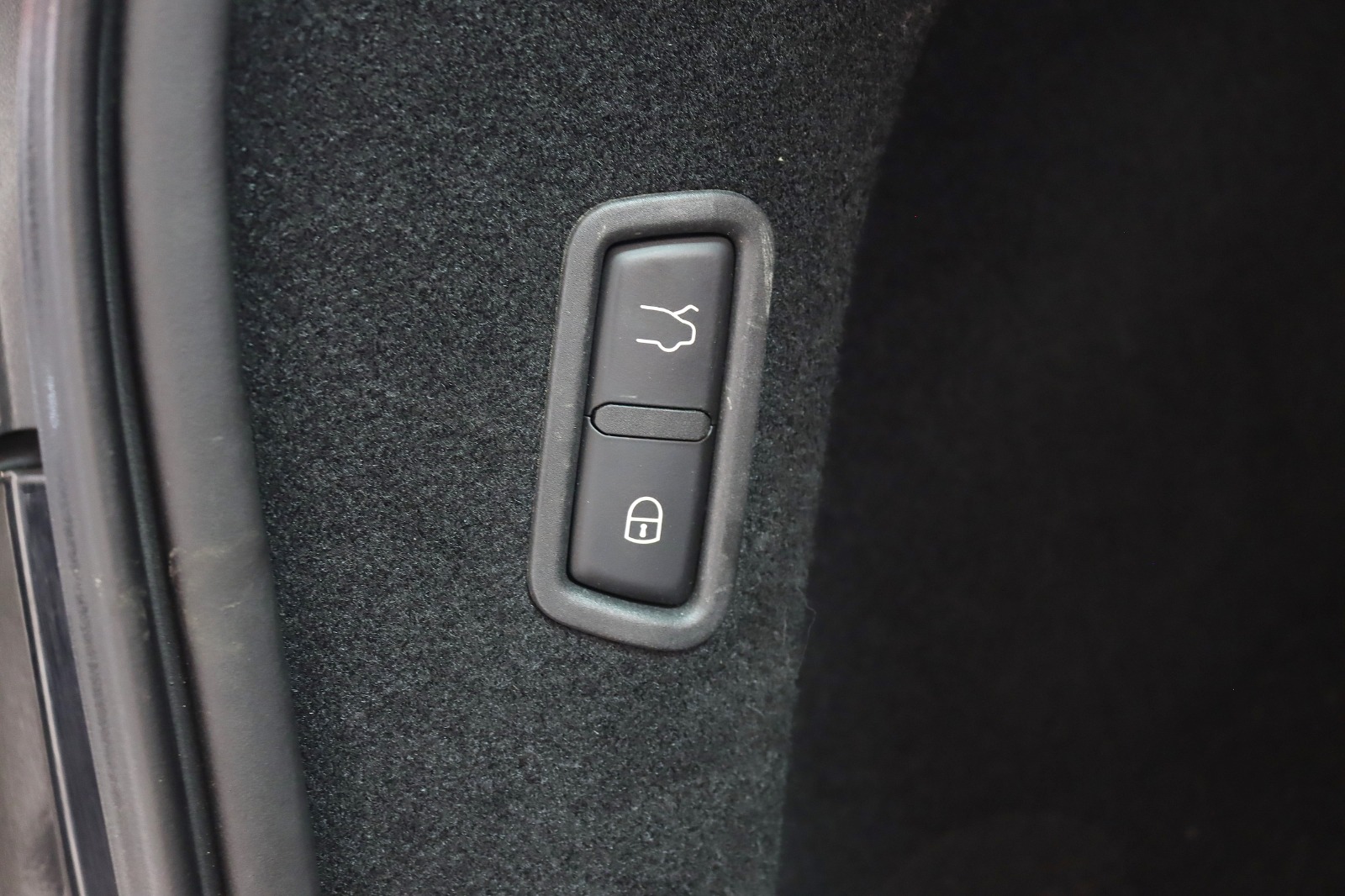 2021 MASERATI LEVANTE - Image 36