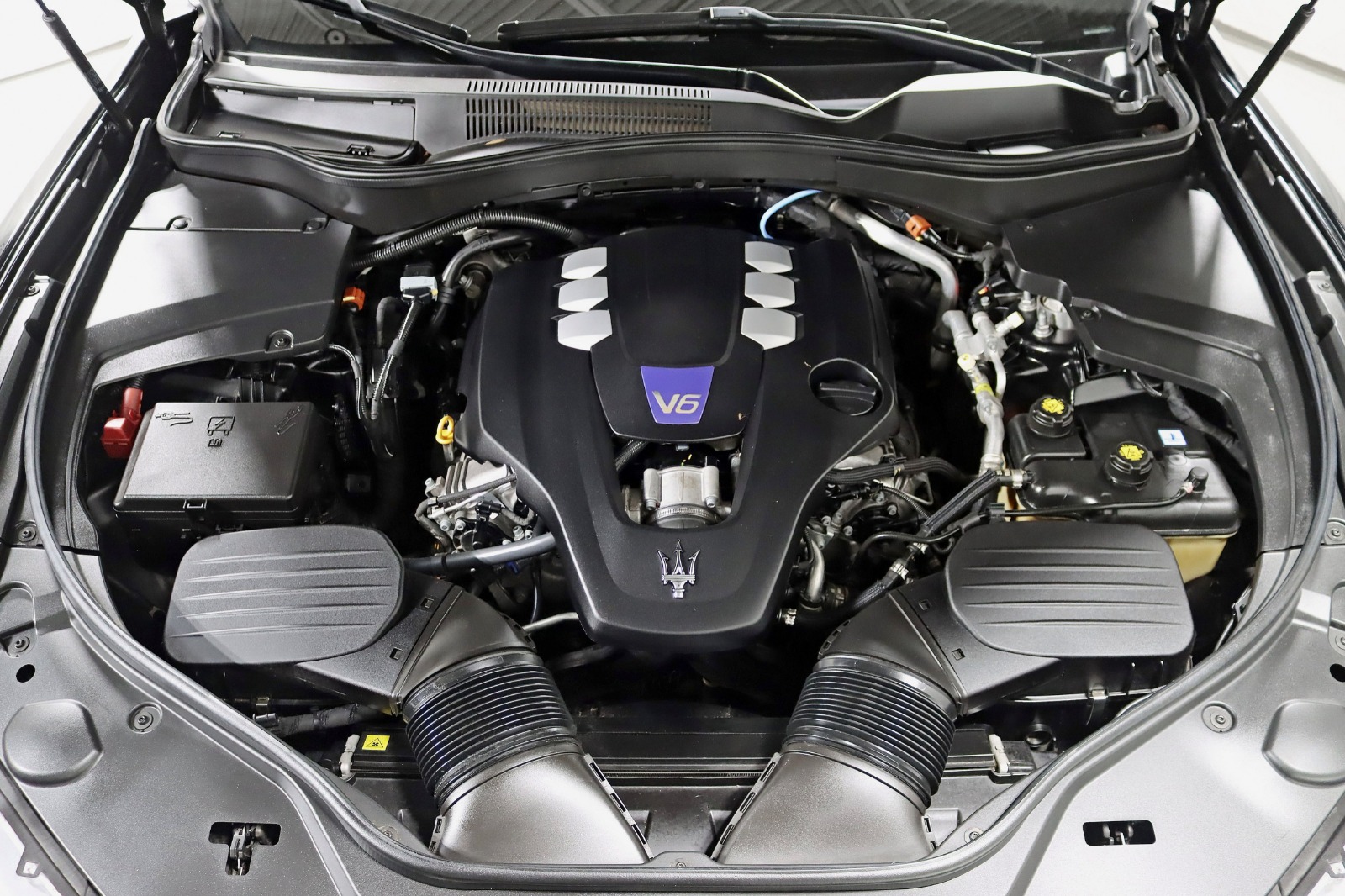 2021 MASERATI LEVANTE - Image 37