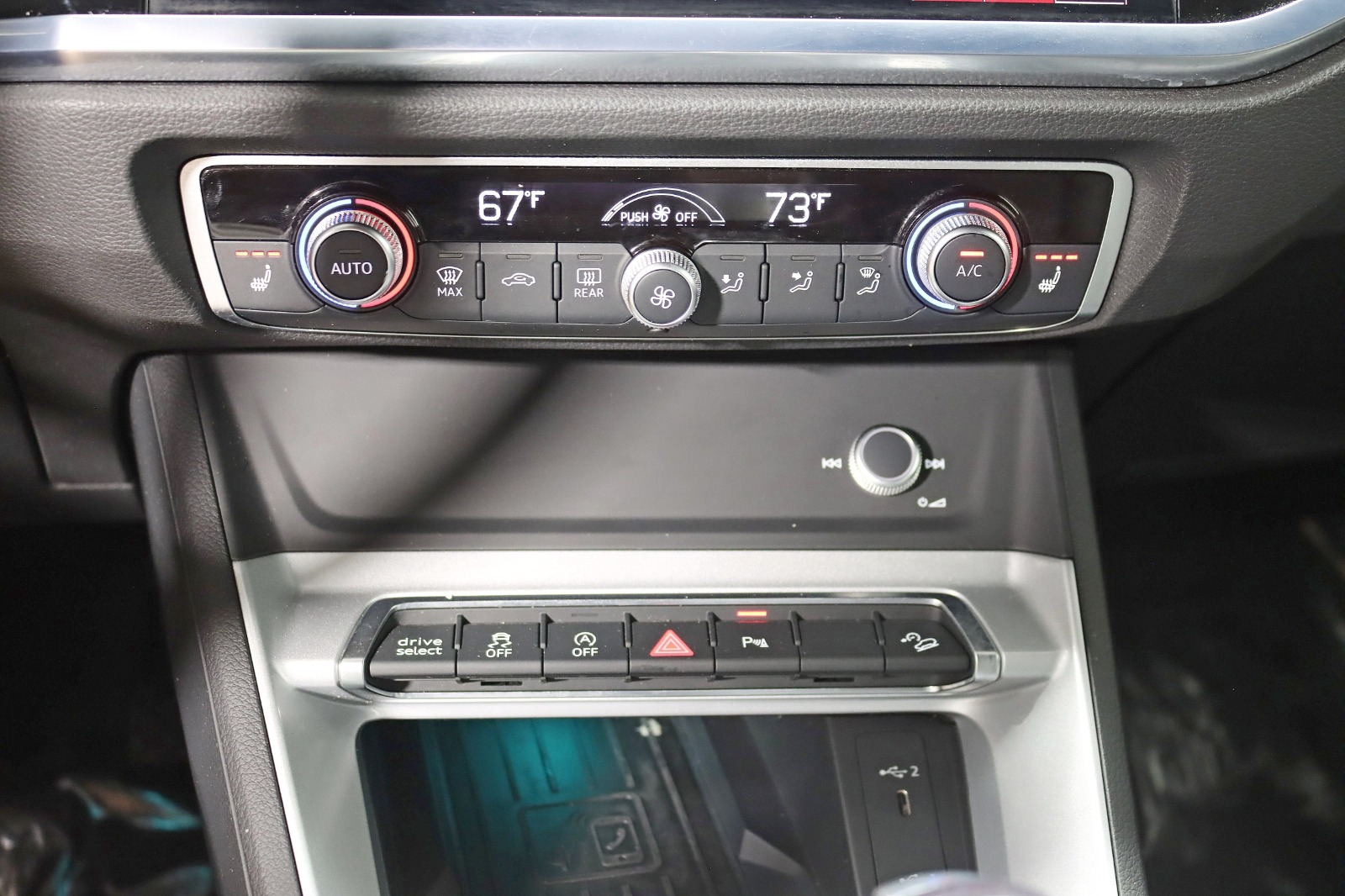 2022 AUDI Q3 - Image 25