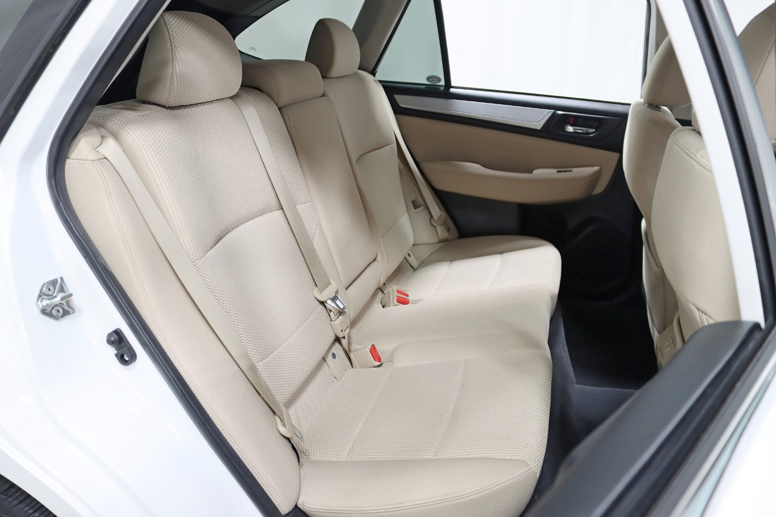 2019 SUBARU OUTBACK - Image 28