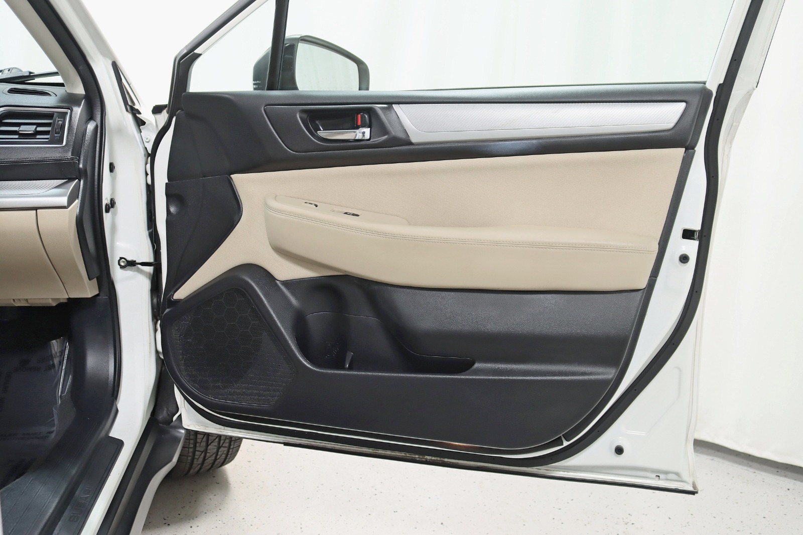 2019 SUBARU OUTBACK - Image 31