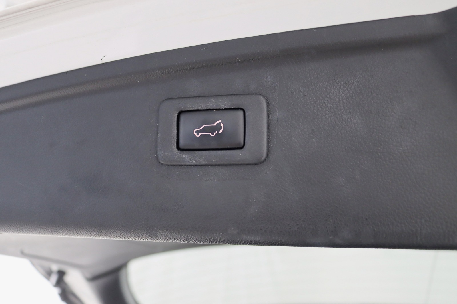 2019 SUBARU OUTBACK - Image 35