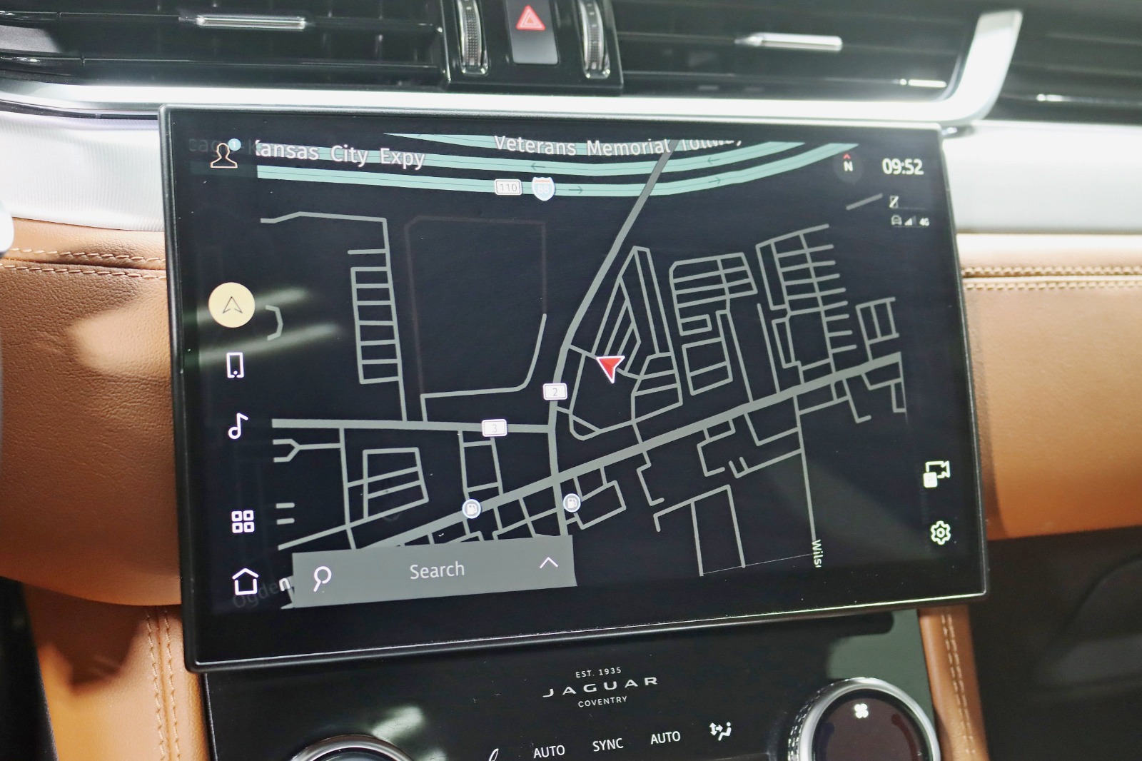 2024 JAGUAR F-PACE - Image 18