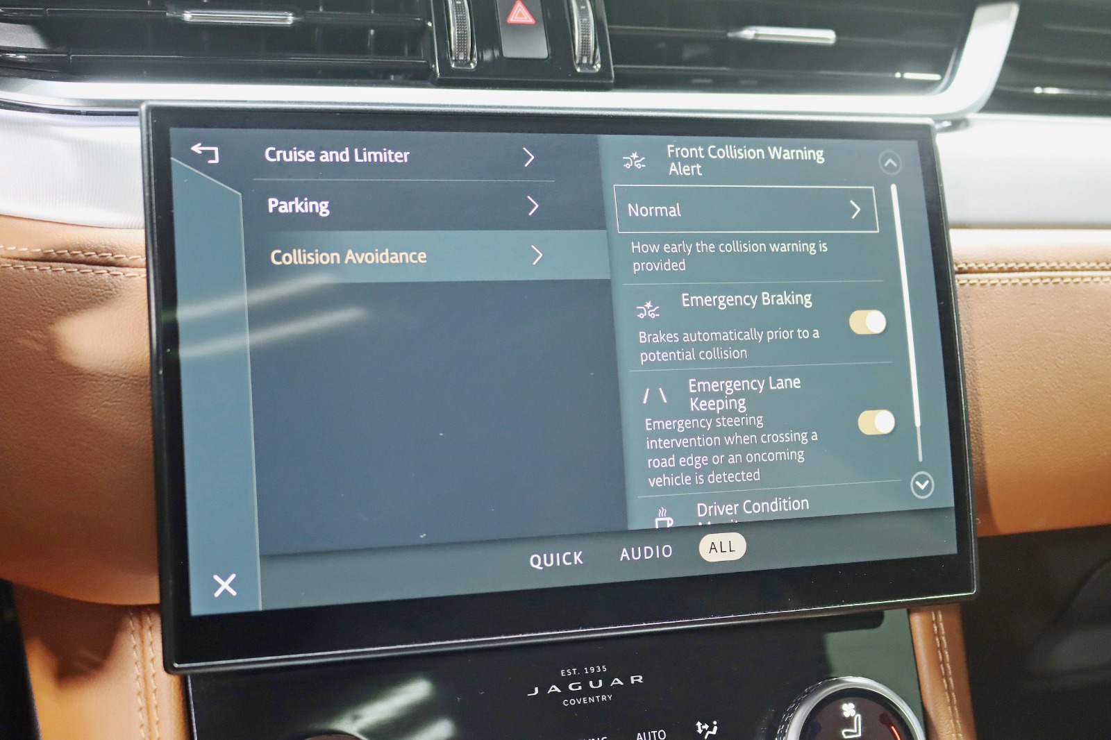 2024 JAGUAR F-PACE - Image 24