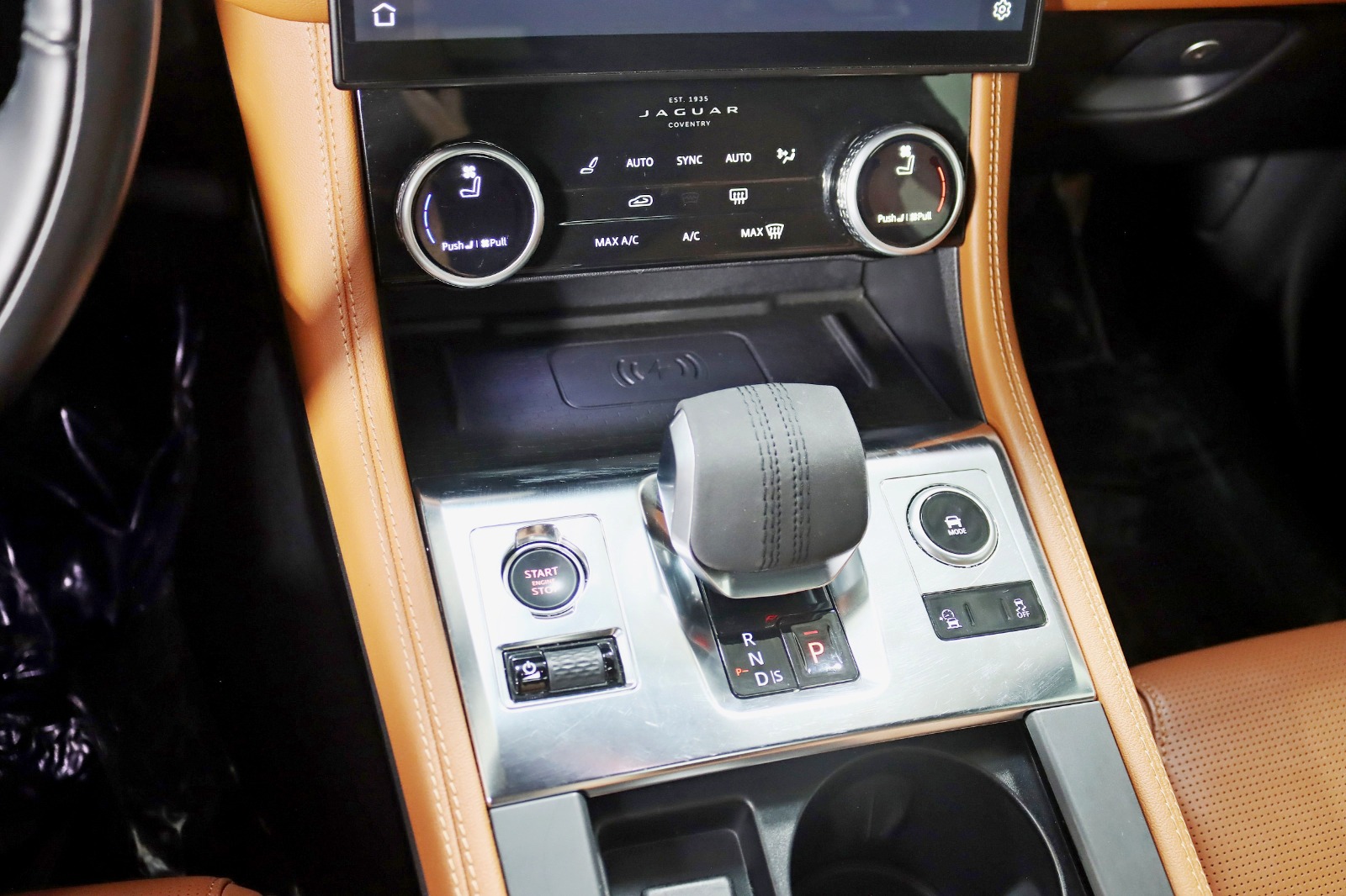 2024 JAGUAR F-PACE - Image 25