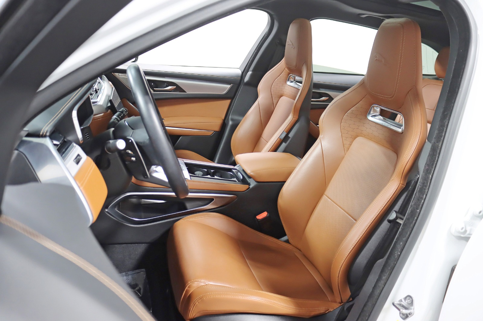 2024 JAGUAR F-PACE - Image 26