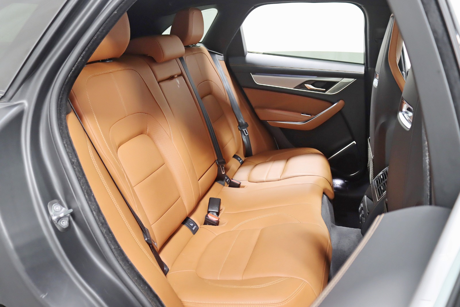 2024 JAGUAR F-PACE - Image 29