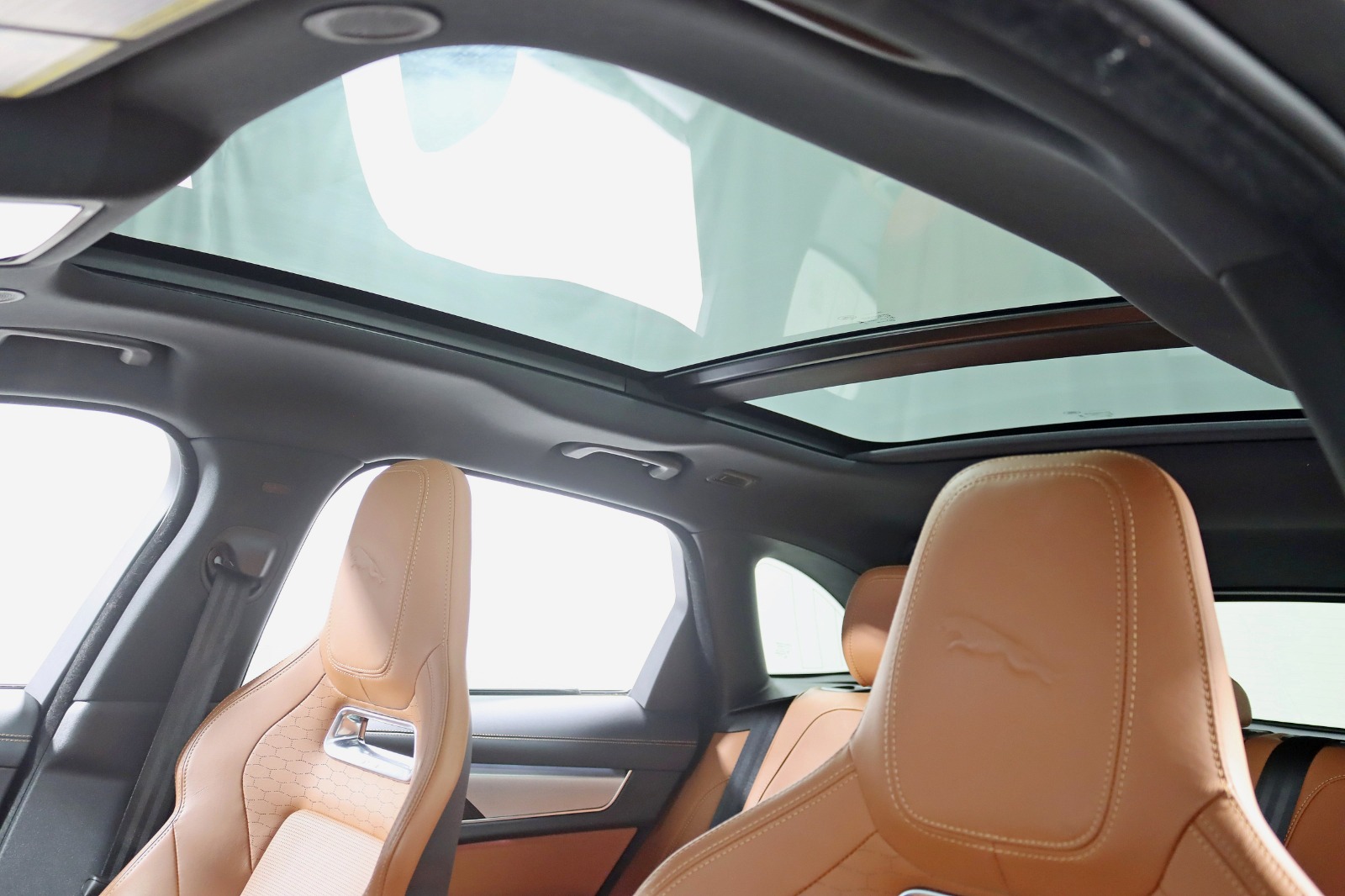 2024 JAGUAR F-PACE - Image 30