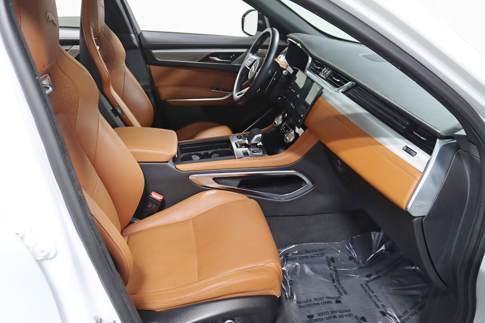 2024 JAGUAR F-PACE - Image 31