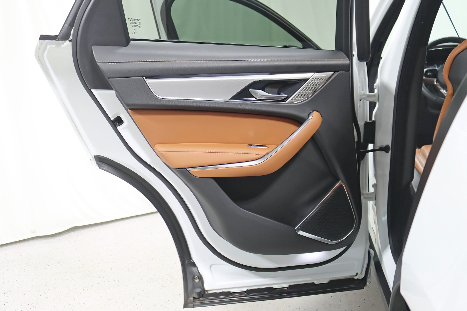 2024 JAGUAR F-PACE - Image 35